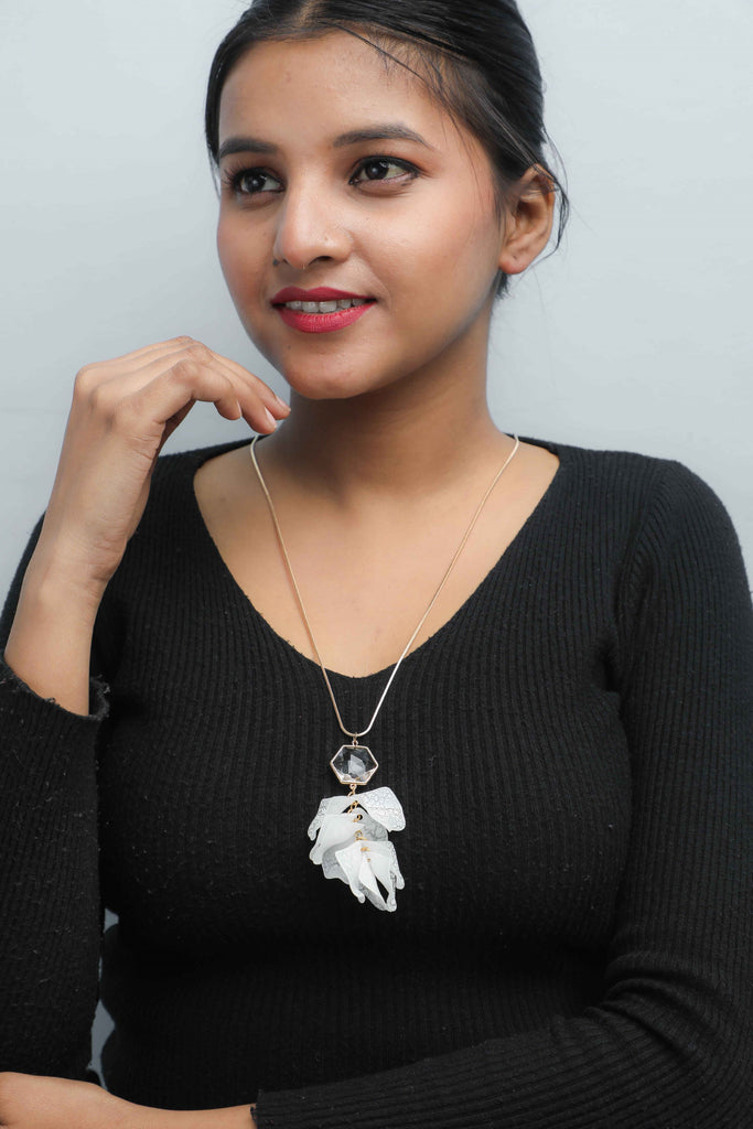 Women's White Feather Styled Necklace