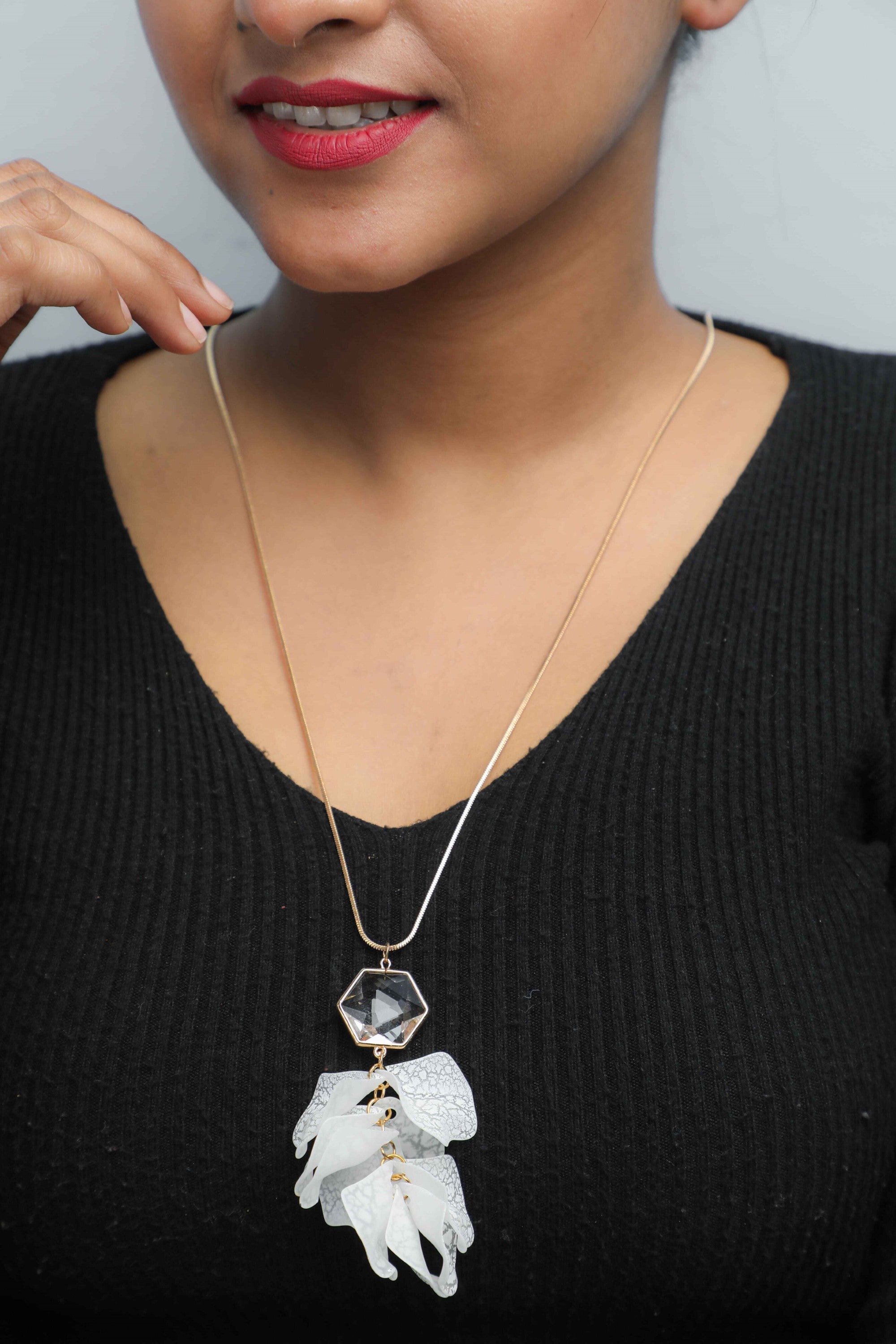 Women's White Feather Styled Necklace