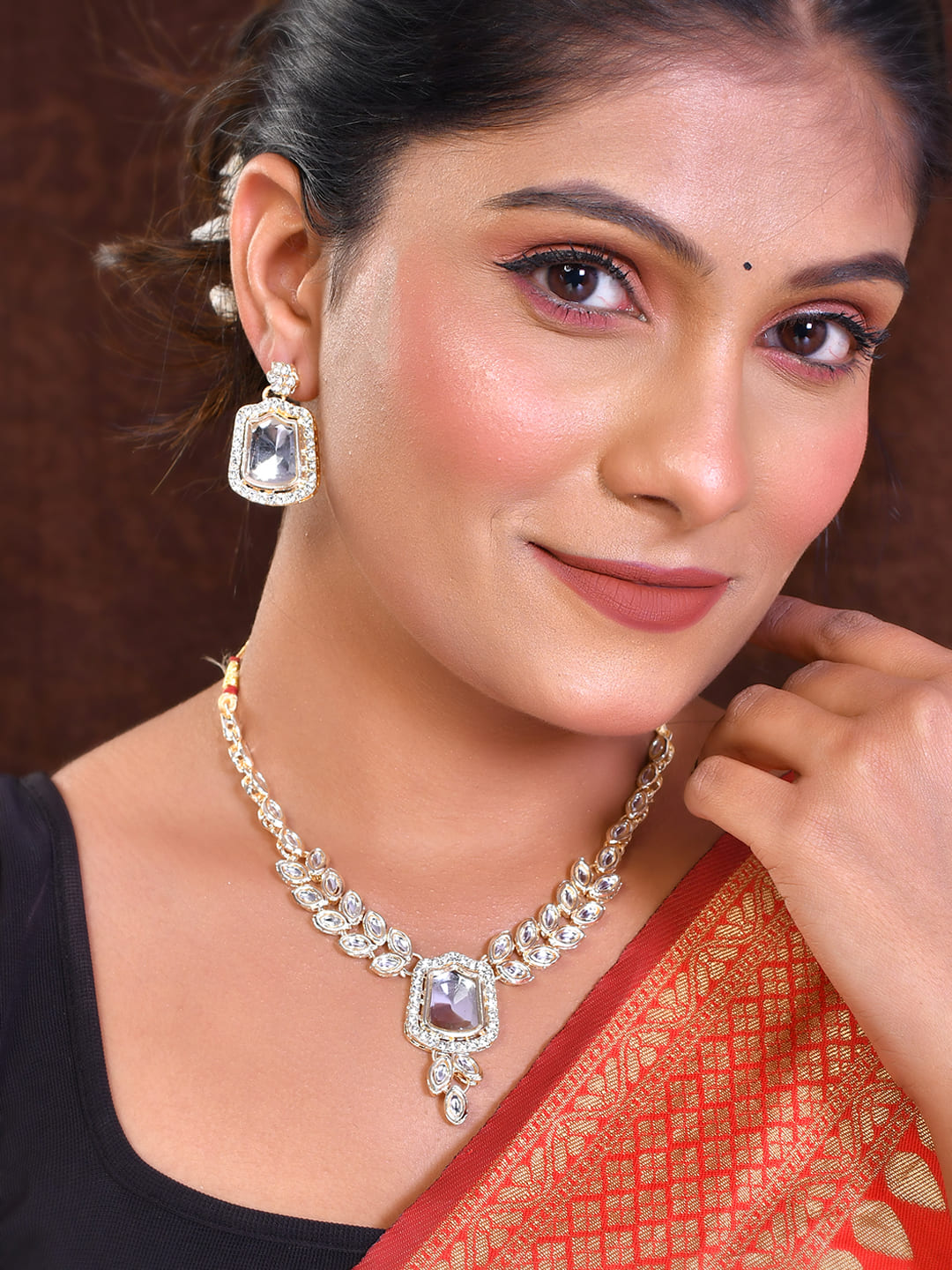 Women's Handcrafted White Kundan Necklace And Earrings Set