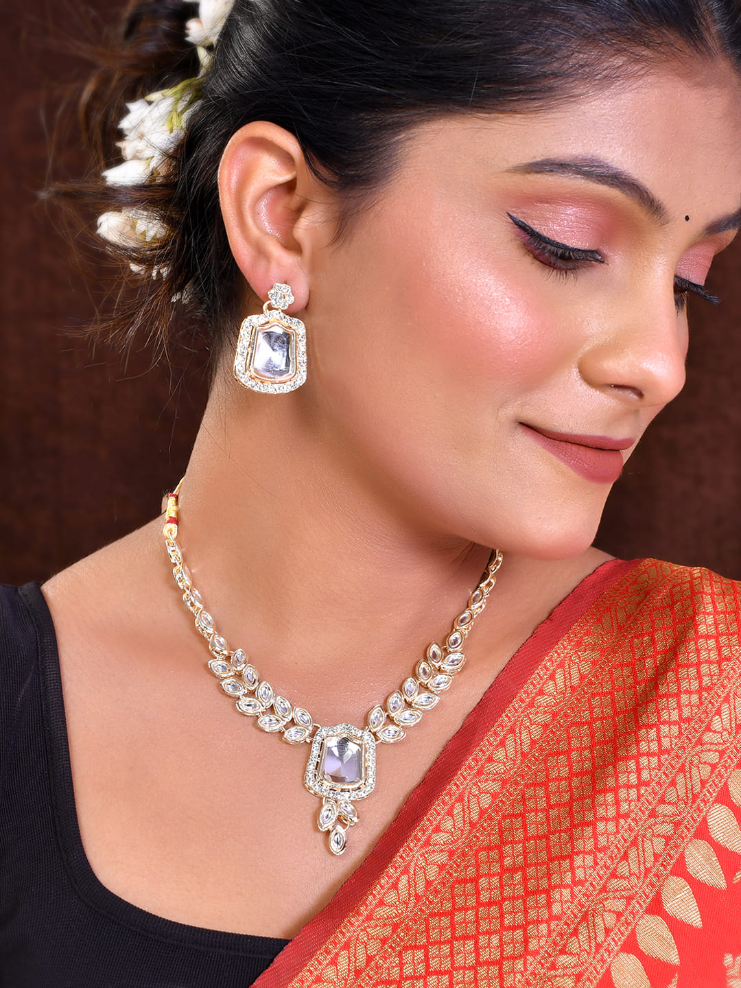 Women's Handcrafted White Kundan Necklace And Earrings Set