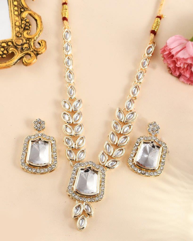 Women's Handcrafted White Kundan Necklace And Earrings Set