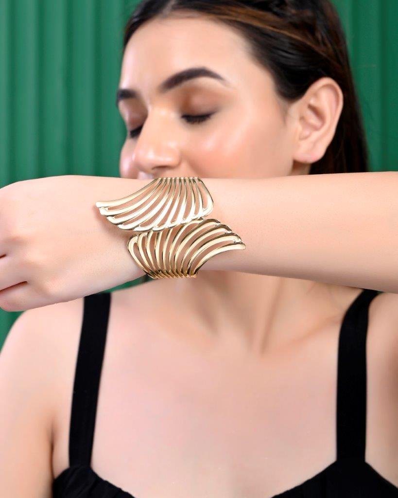 Women's Pack Of 3 Bracelet - Gold, Silver And Black Tonned Kada Bracelet.
