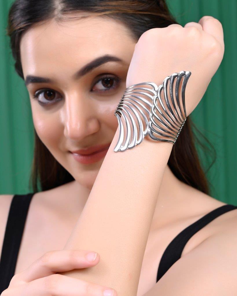 Women's Pack Of 3 Bracelet - Gold, Silver And Black Tonned Kada Bracelet.