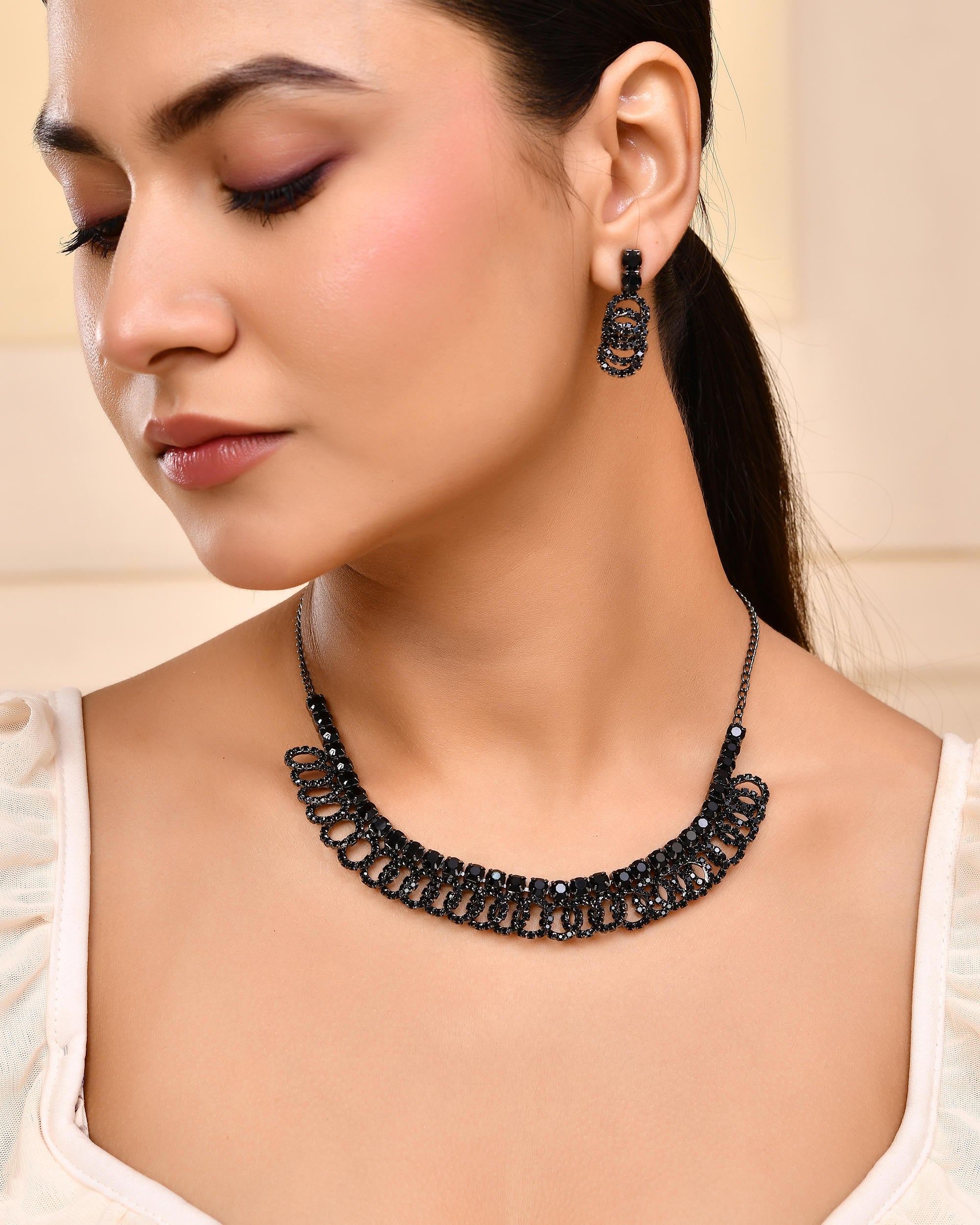 Color_Black