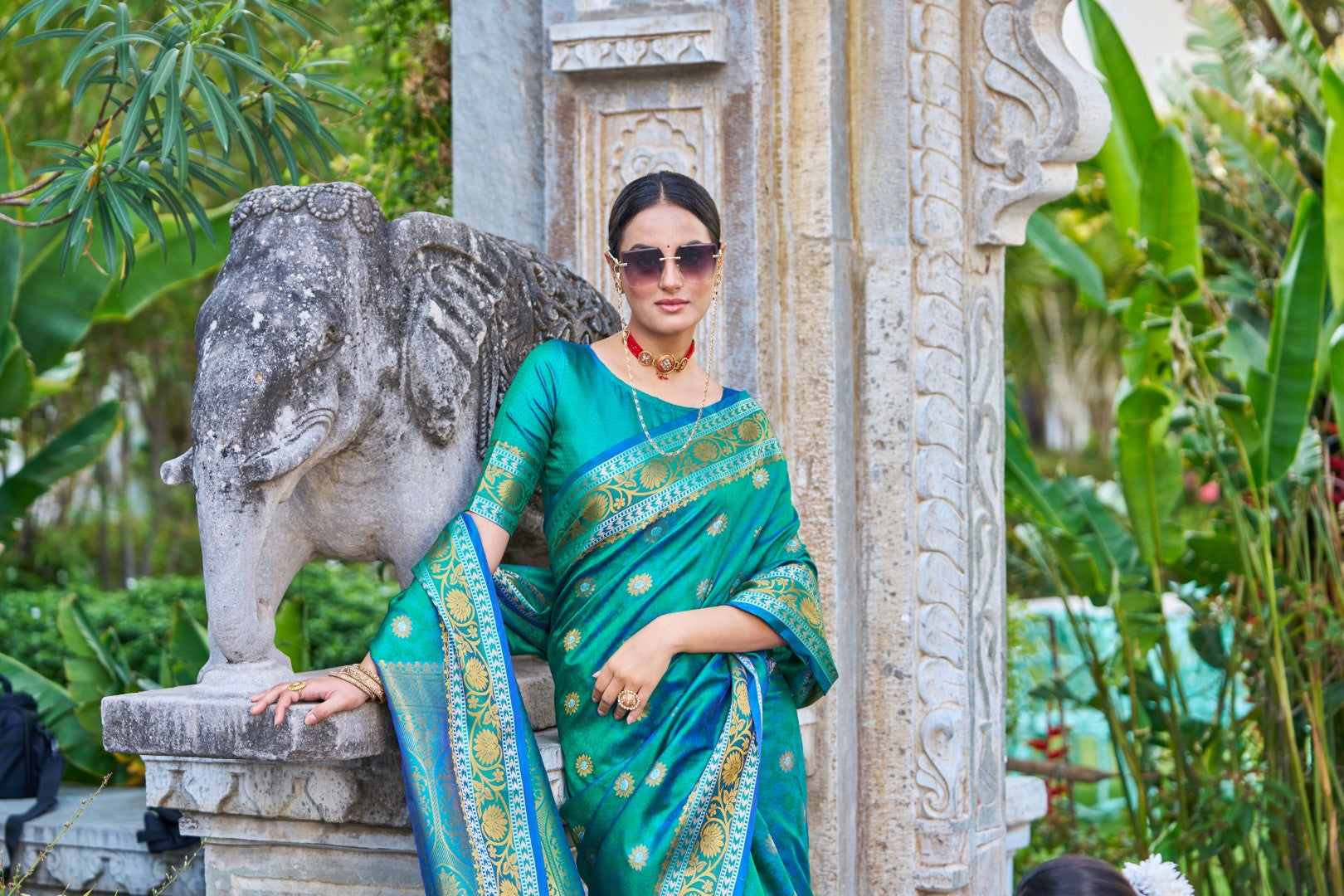 Women's Green Silk Blend Zari Weaving Work Saree - Vsaree