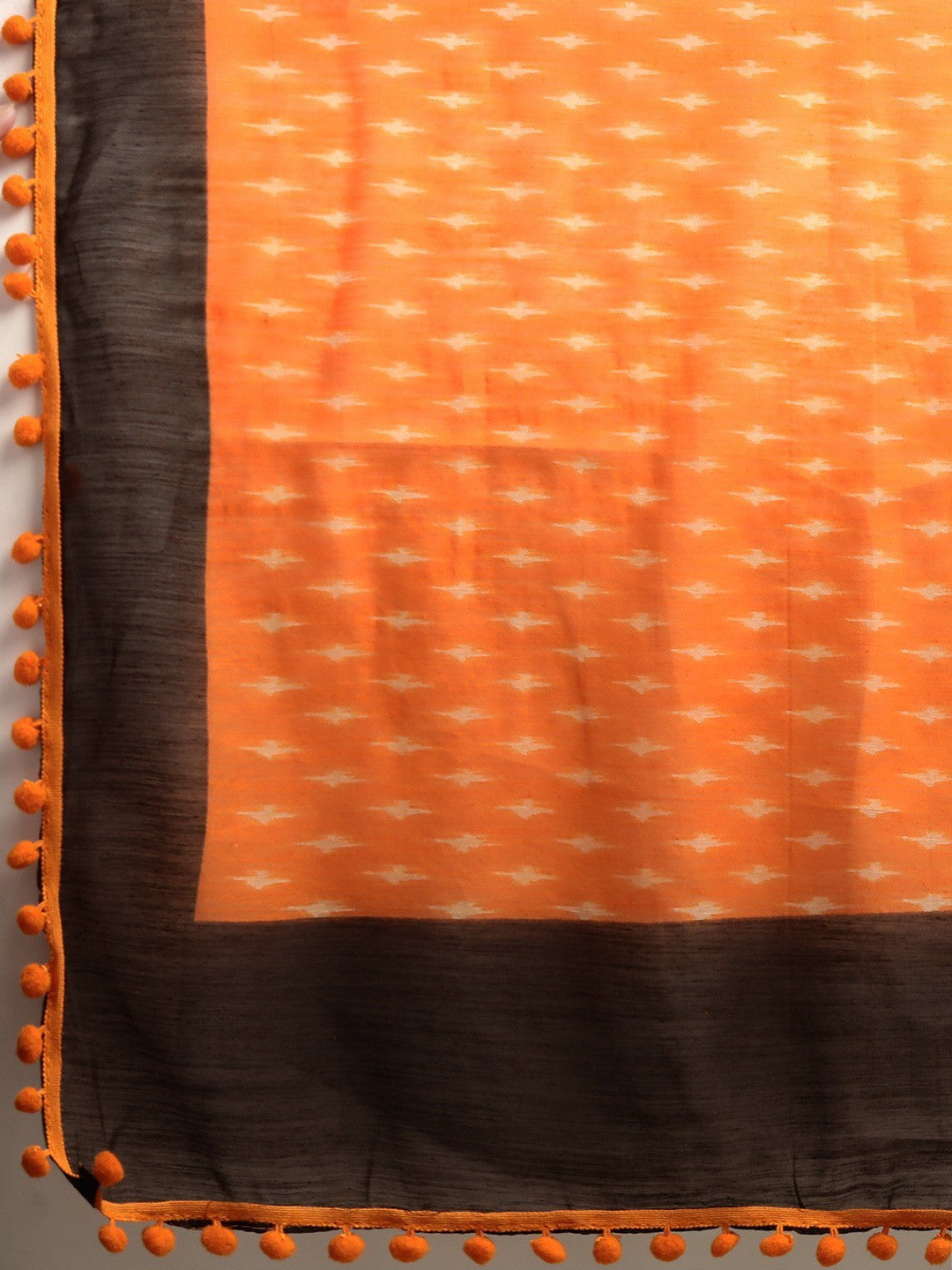 Women's Orangeâ  Art Silk Printed Saree - Ahika