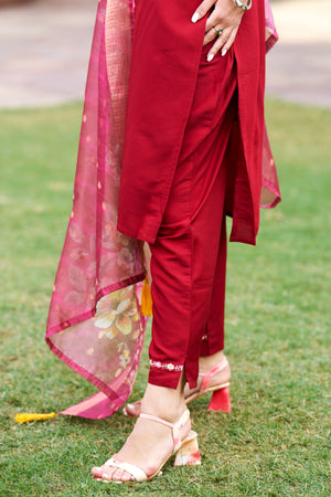 Color_Maroon
