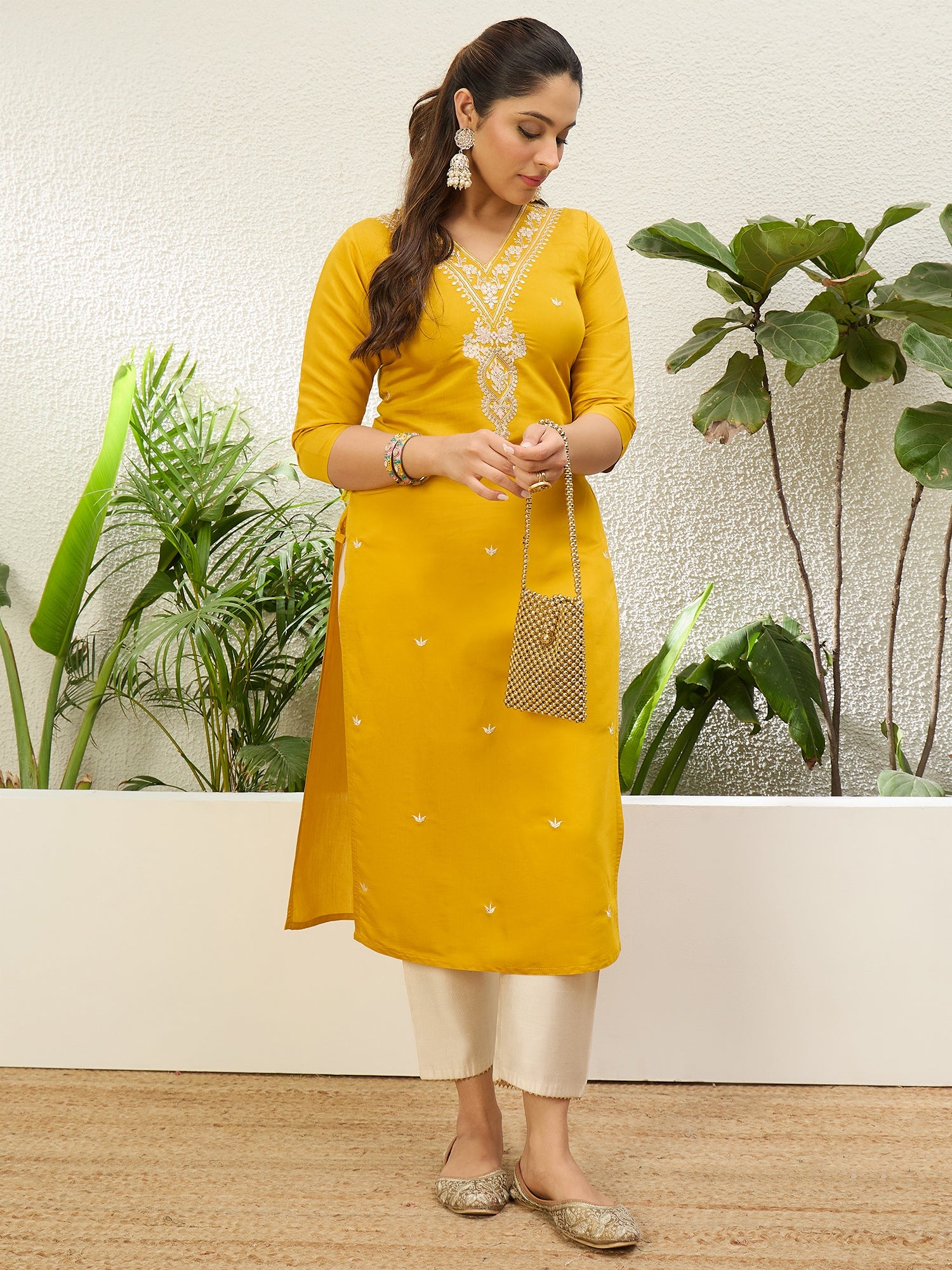 Color_YELLOW