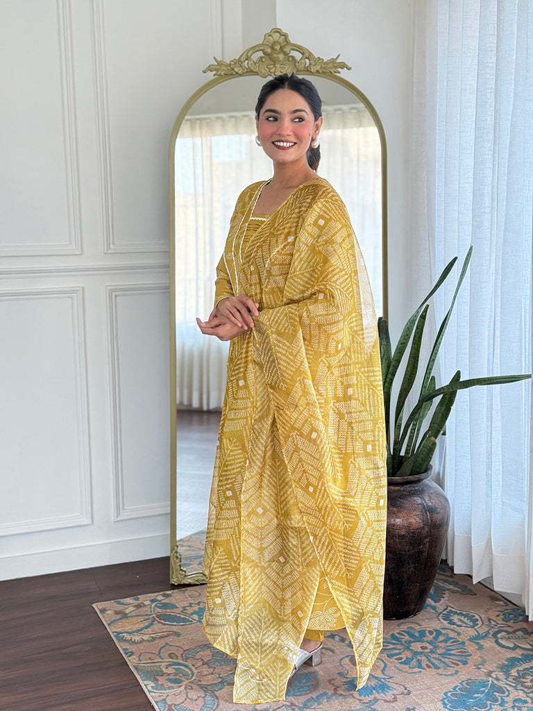 Women's Yellow Rayon Printed Kurta Set