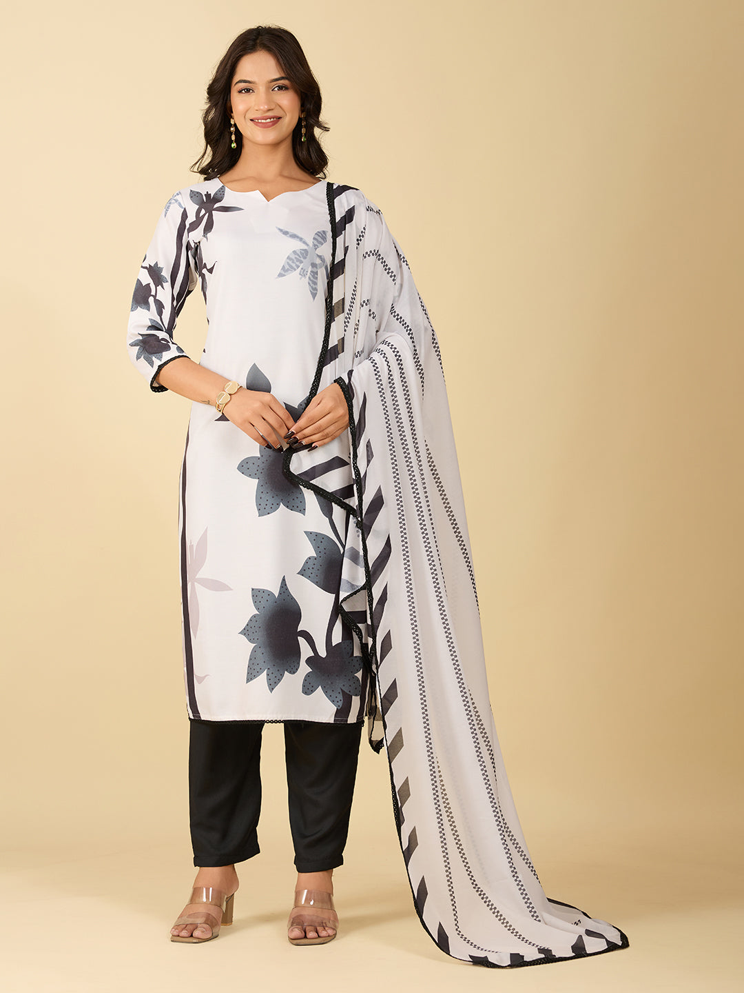 Women's Off White Muslin Embroidery Kurta Set