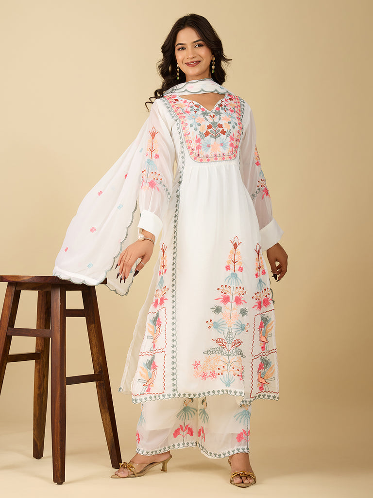 Women's Off White Embroidery Worked Georgette Kurta Set