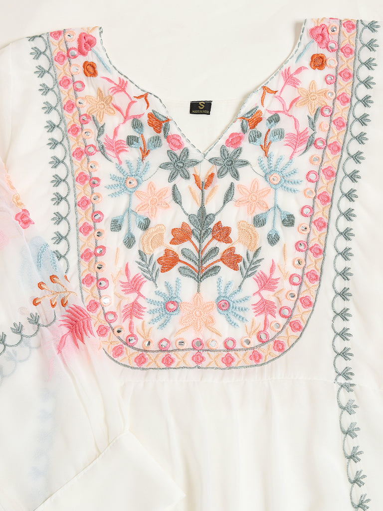 Women's Off White Embroidery Worked Georgette Kurta Set