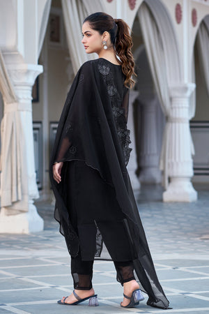 Color_Black