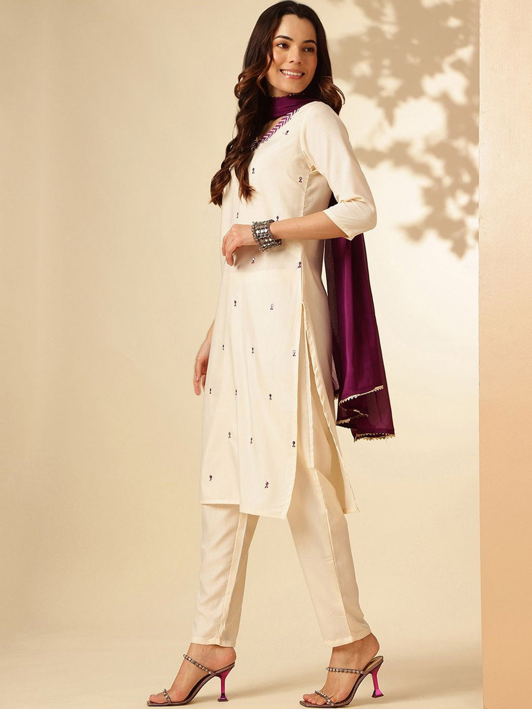 Women's V Neck Embroidered Work Rayon Slub Fabric Kurta Pant Set Comes With Chinon Dupatta - Taantav