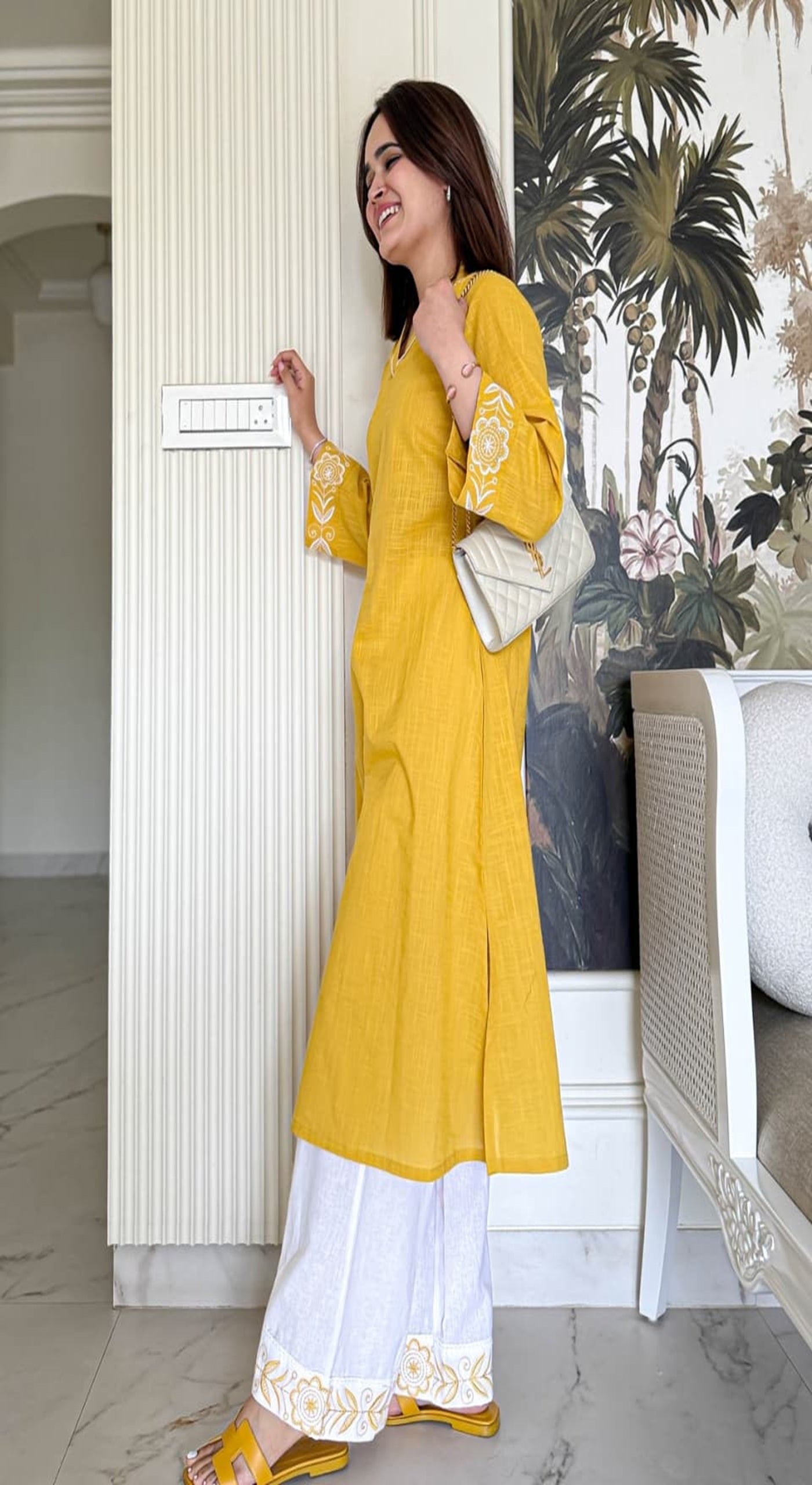 Color_YELLOW
