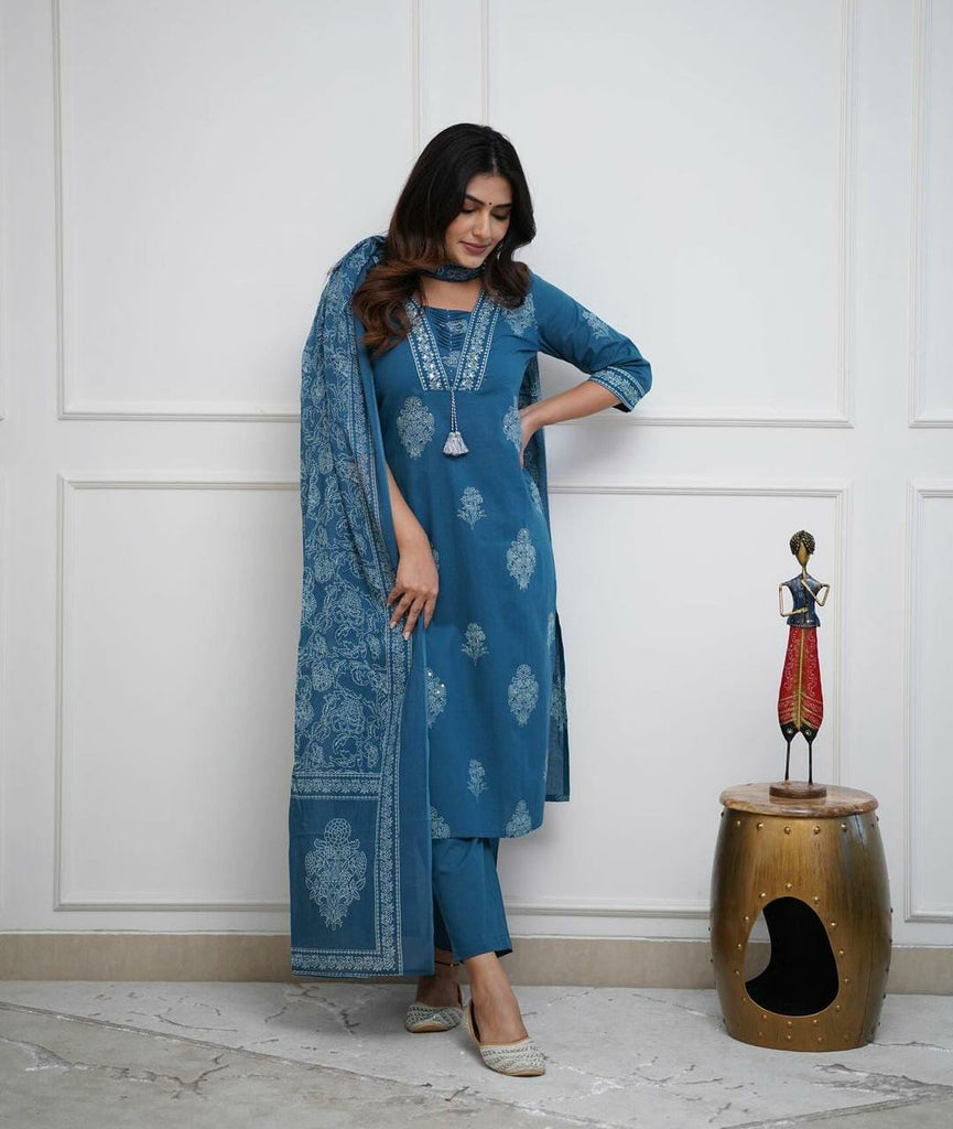 Women's Blue Hand Work Straight Kurti Pant With Malmal Dupatta