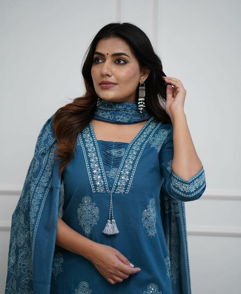 Women's Blue Hand Work Straight Kurti Pant With Malmal Dupatta