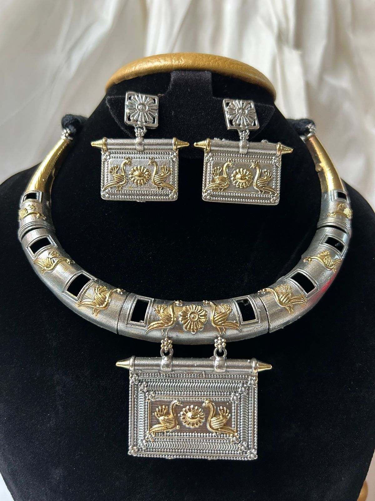 Dual tone bohemian jewelry set with earrings - Trendia Jewellery