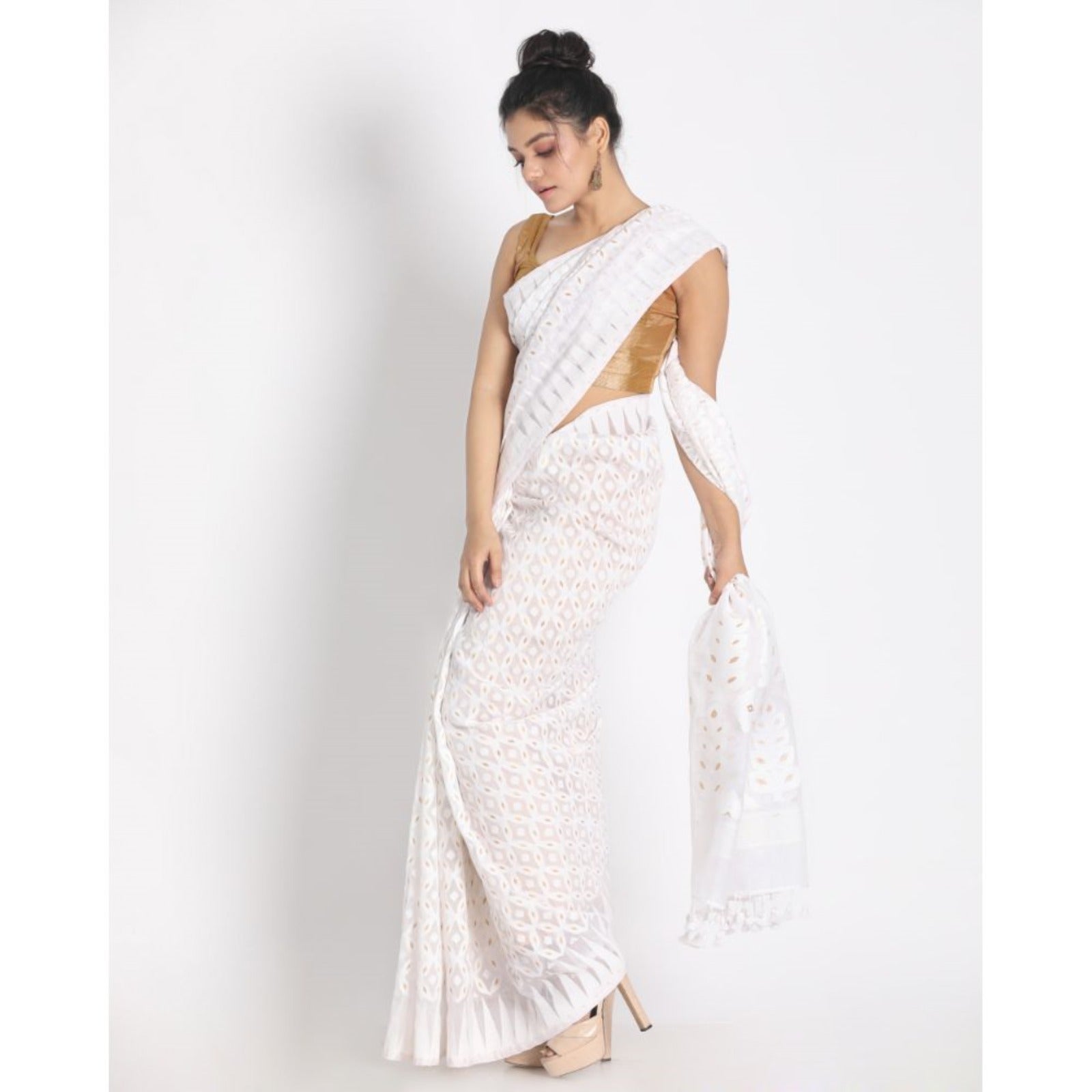 Women's White Cotton Silk Jamdani Saree