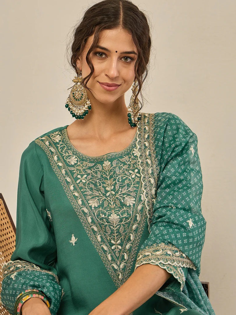 Women's Blue Silk Blend Embroidered Kurta Set