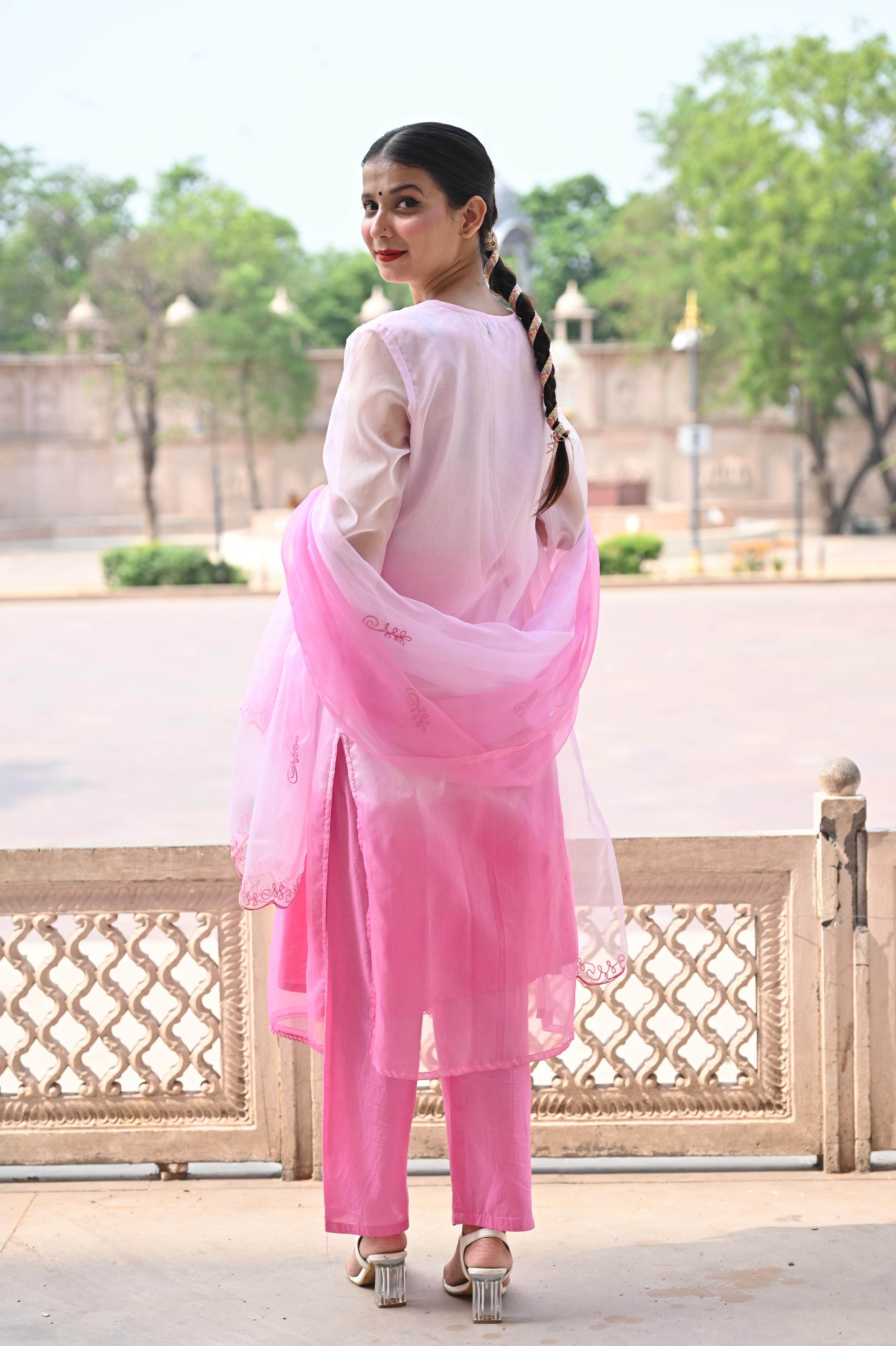 Color_Pink