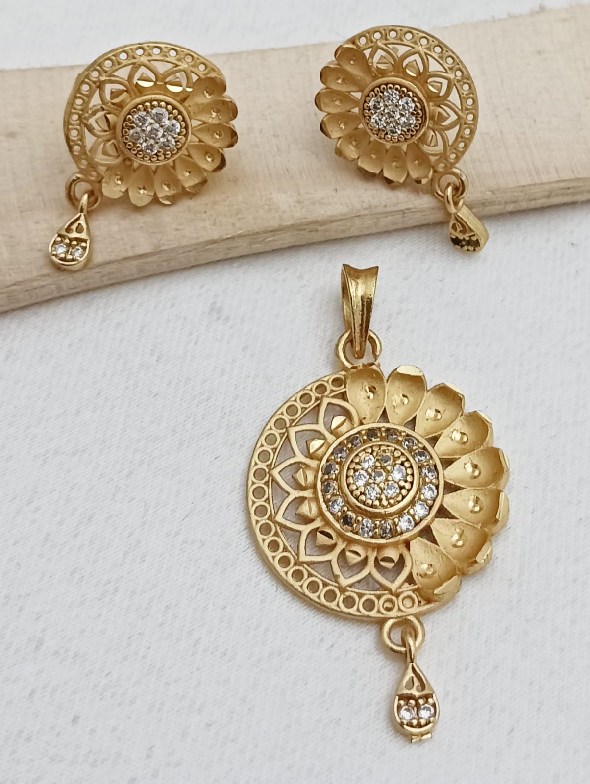 Color_Gold