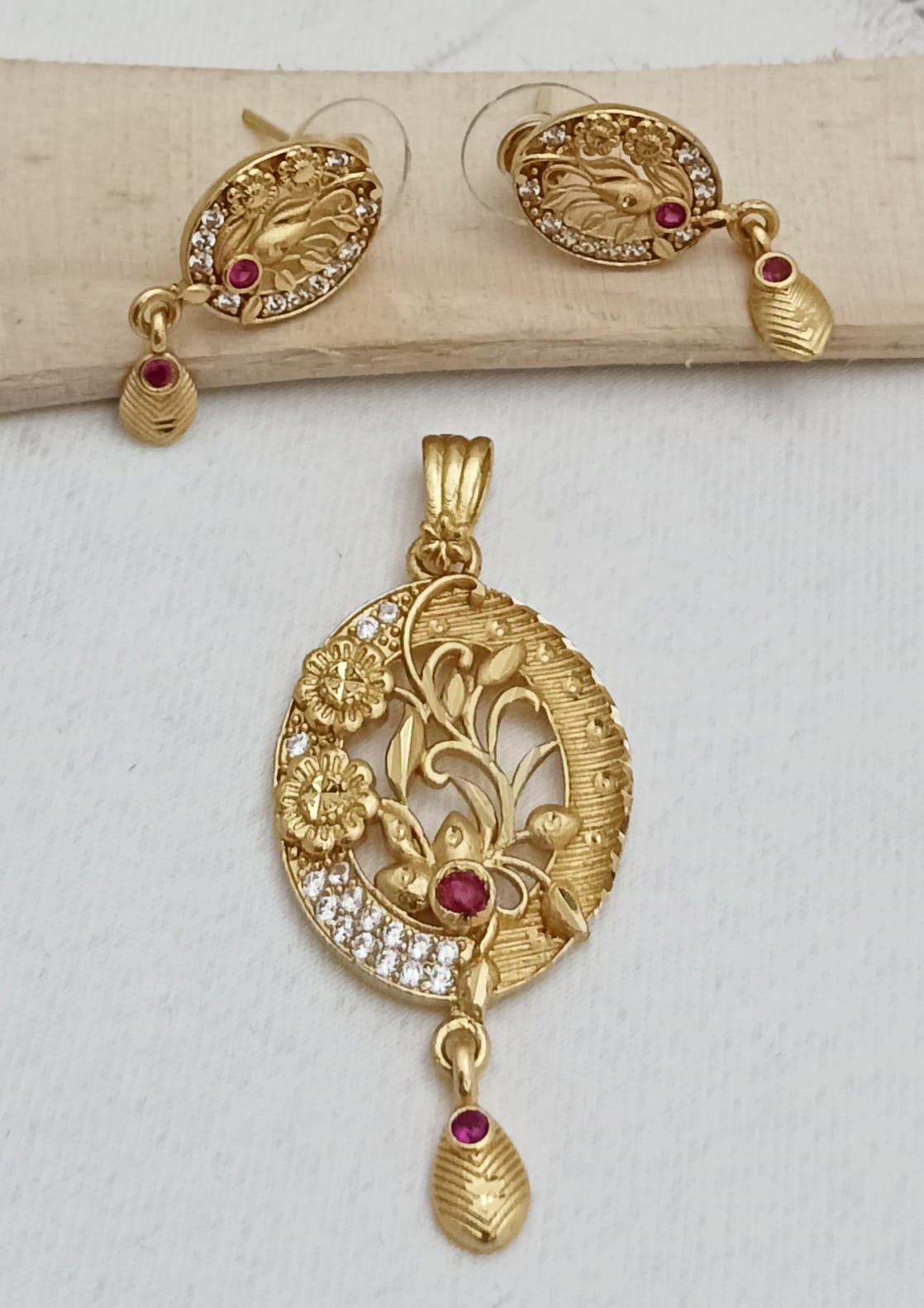 Color_Gold