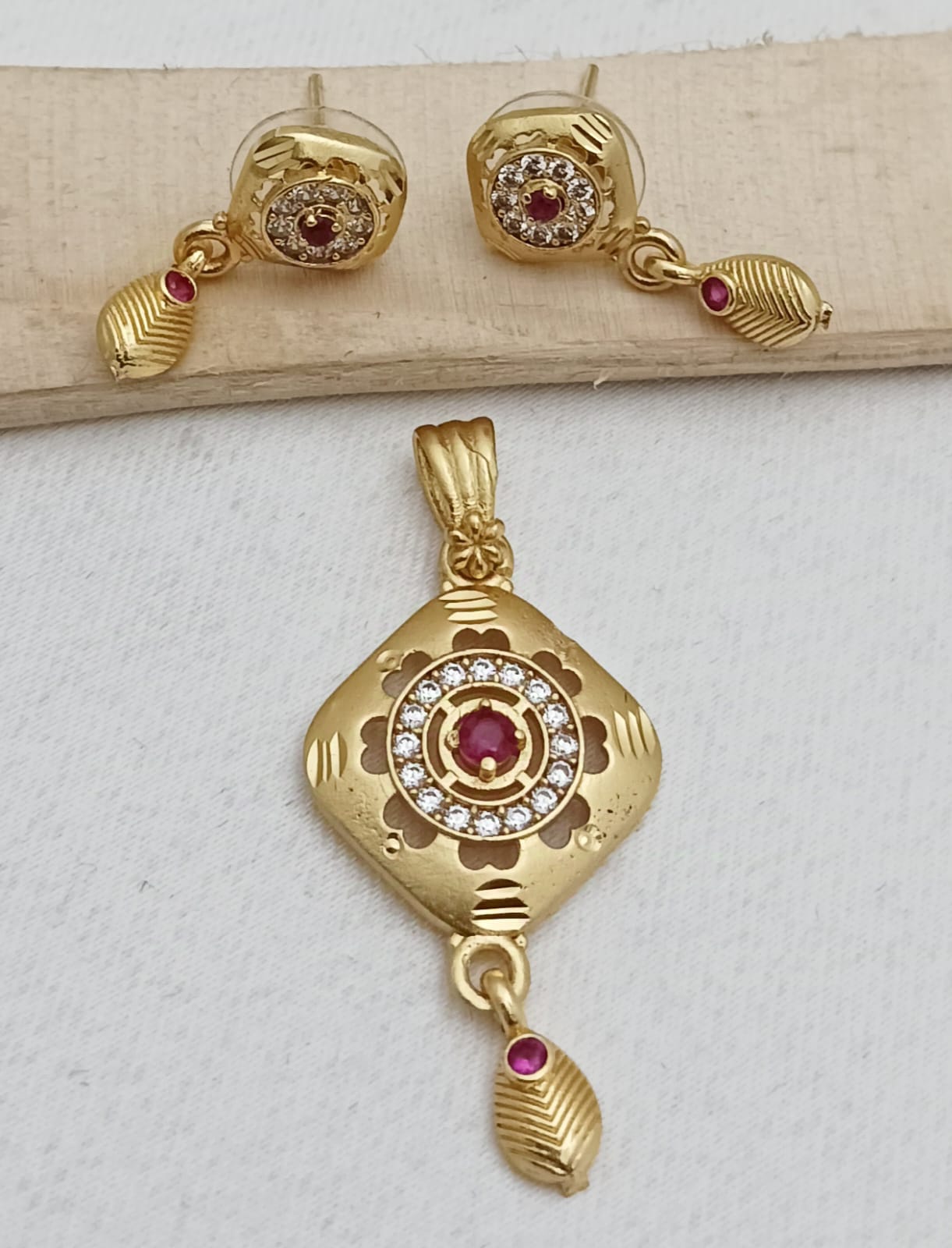 Color_Gold