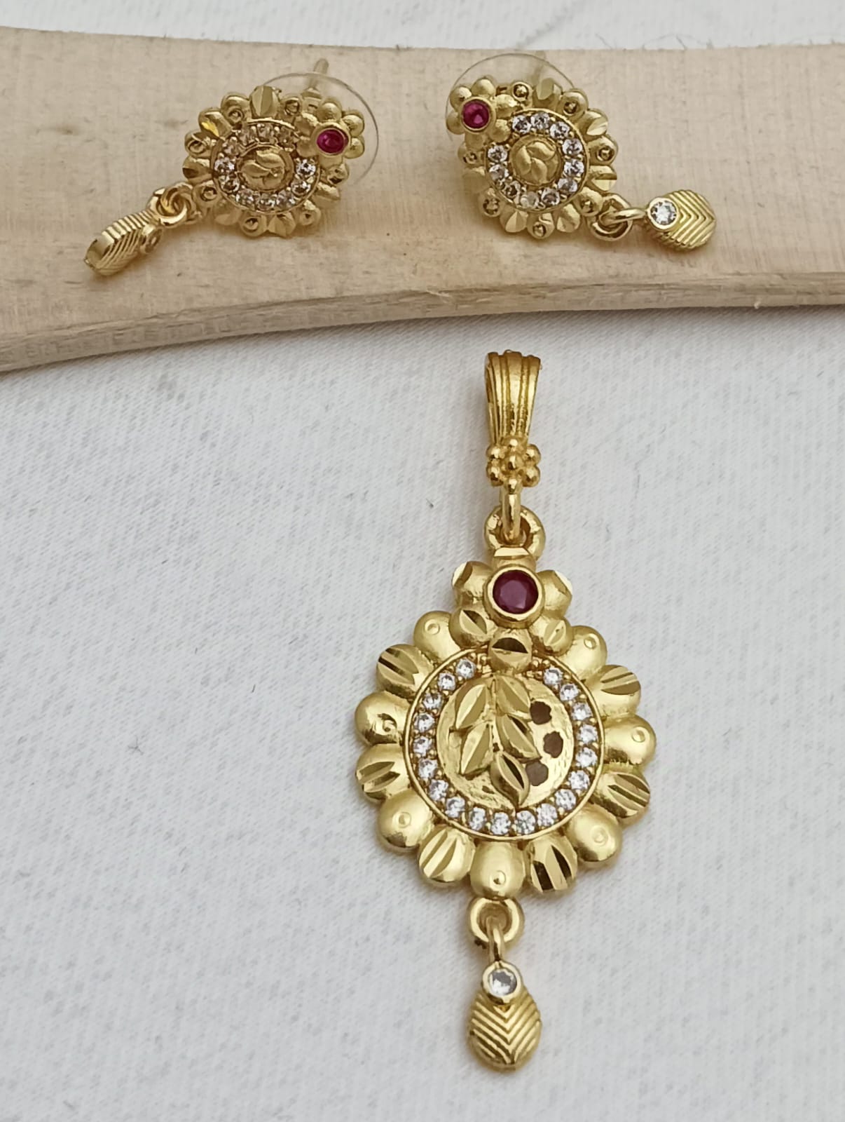 Color_Gold