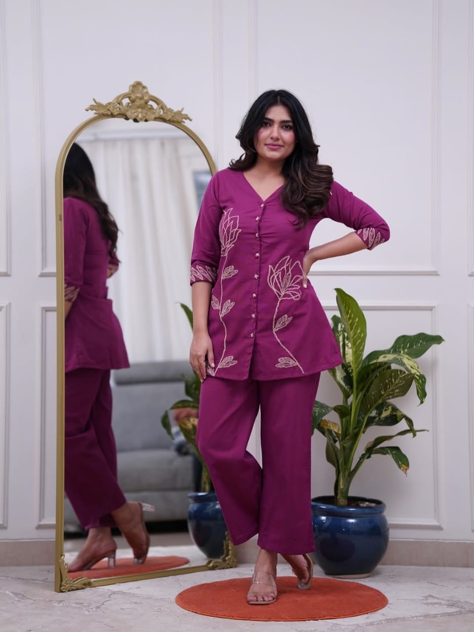 Women's Purple Pure Cotton Printed V-Shaphe Kurta Set