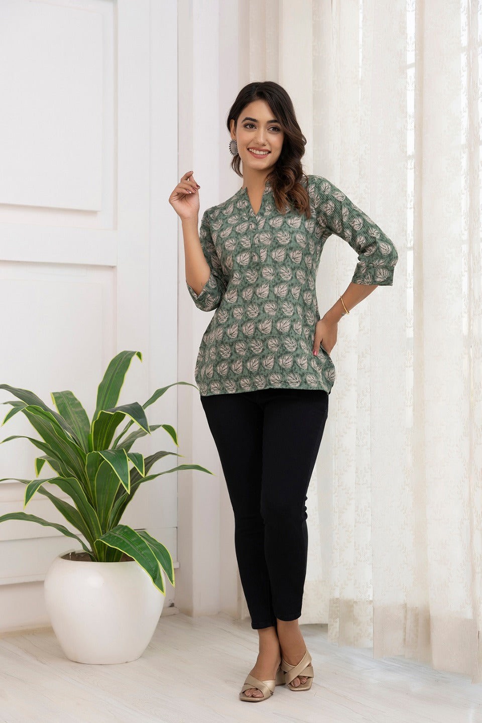 Women's Green Printed Straight Tunic - Taantav