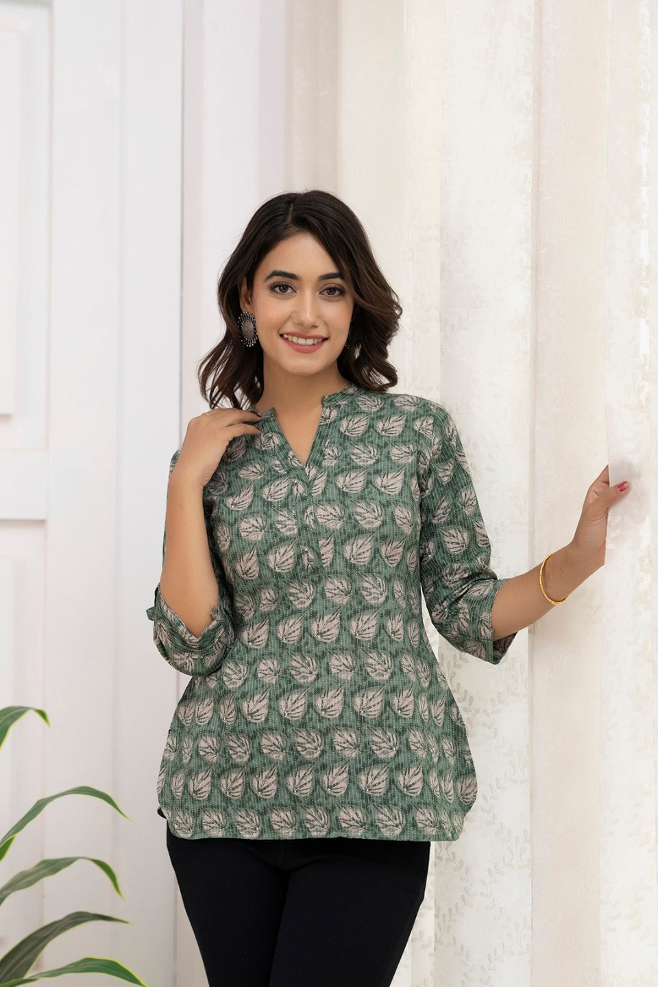 Women's Green Printed Straight Tunic - Taantav