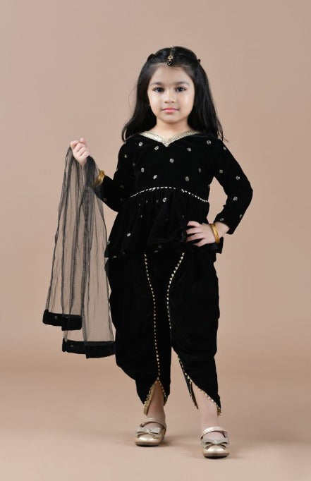 Girl's Black Full Sleeves Velvet Kurta And Dupatta With Solid Dhoti
