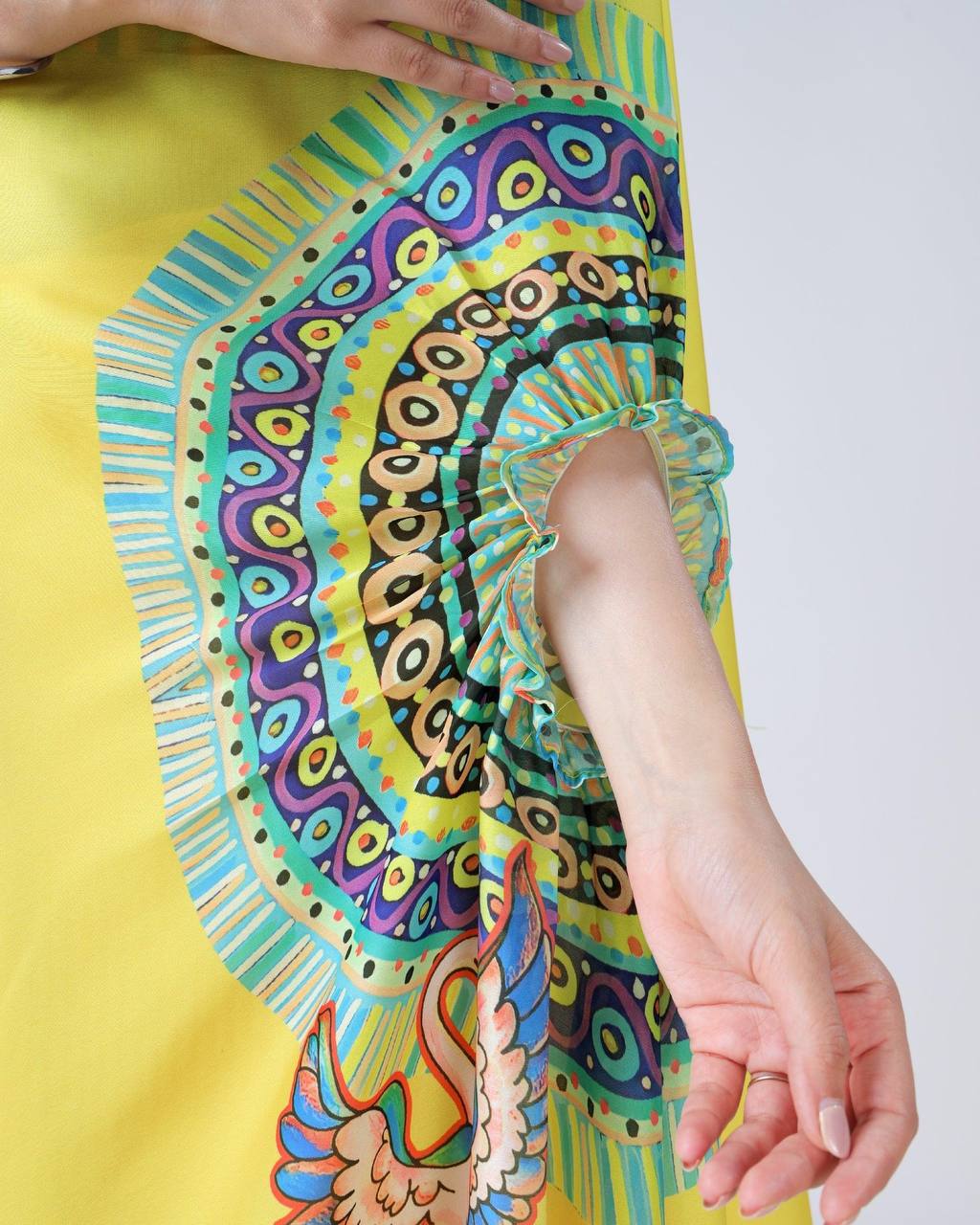 Color_YELLOW