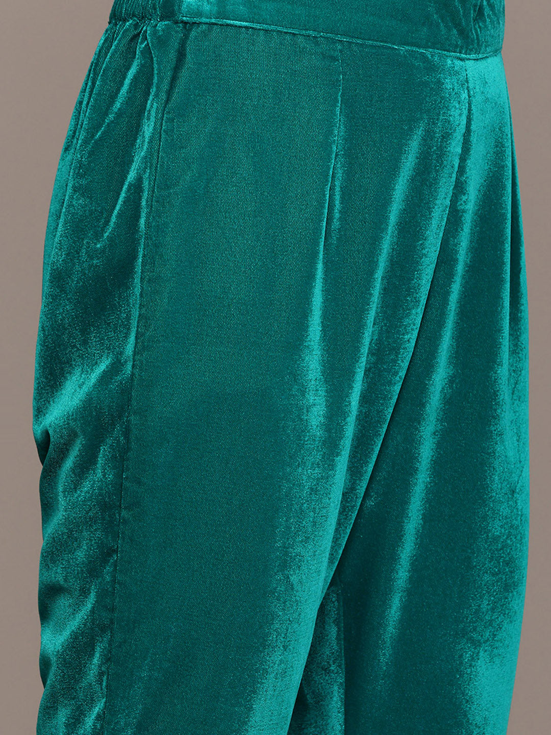 Women's Green Velvet Straight Kurta, Pant And Dupatta Set - Ziyaa