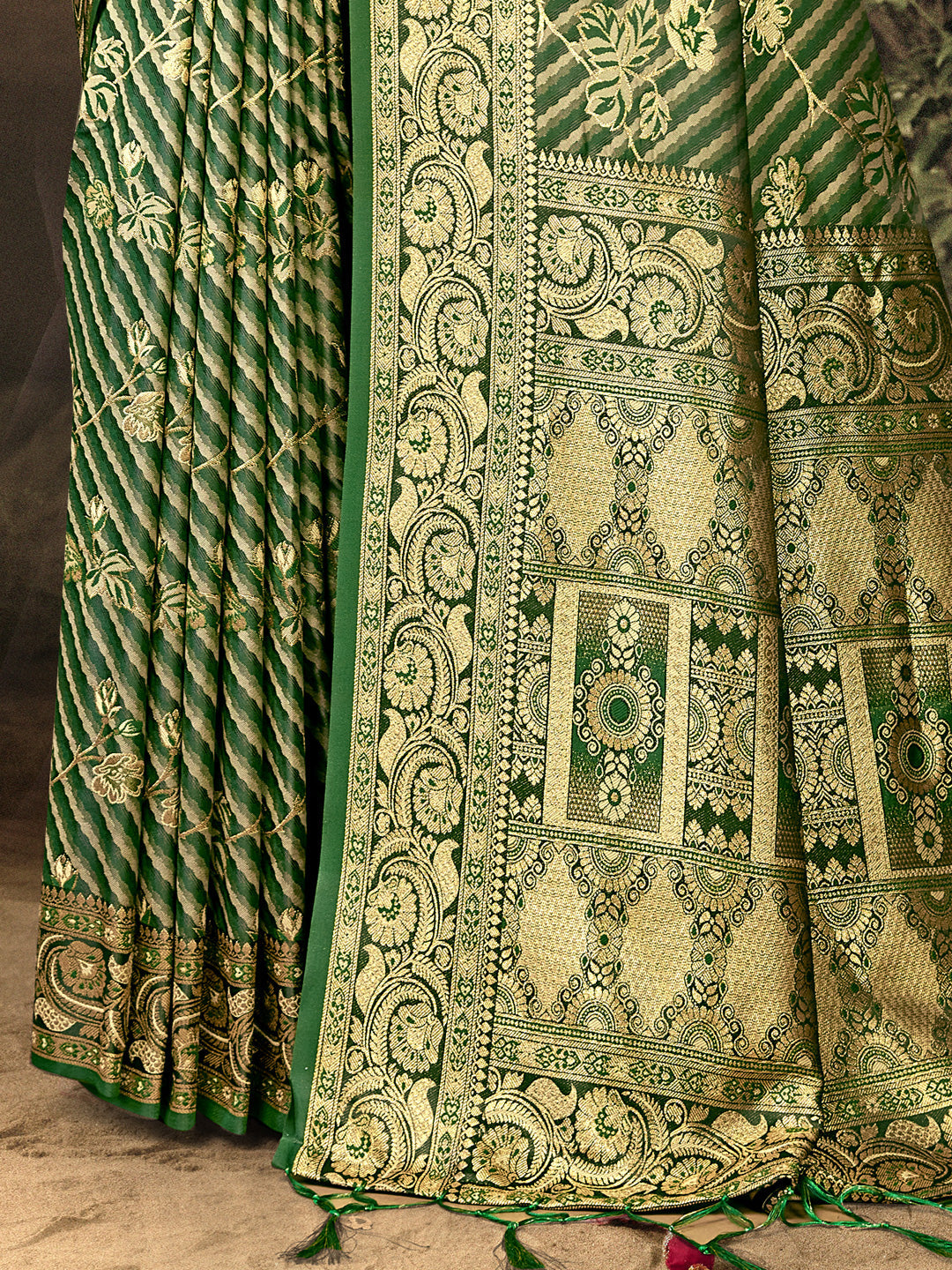 Women Green Satin Silk Saree With Un Stitched Blouse | NOZ2TOZ - Made In INDIA.