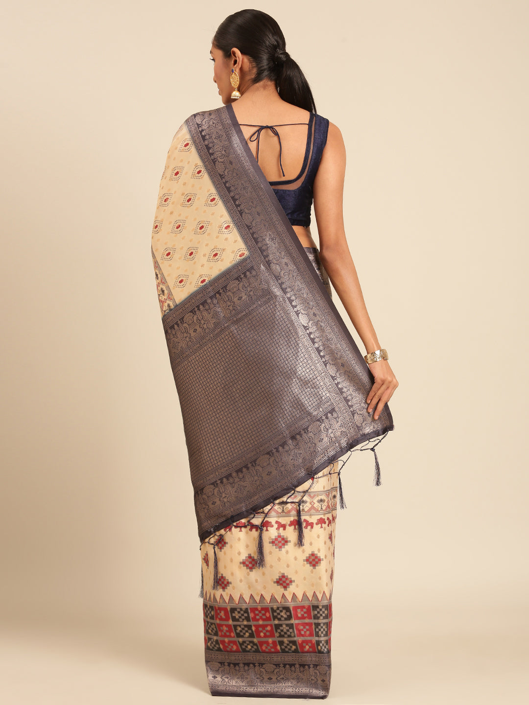 Women Cream Silk Saree With Un Stitched Blouse | NOZ2TOZ - Made In INDIA.