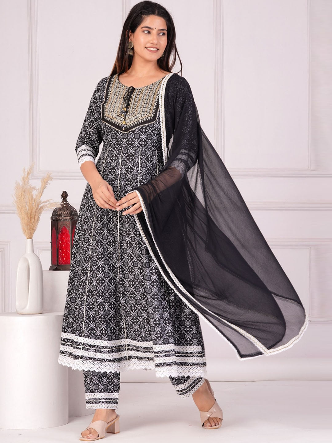 Women's Ethnic Motifs Printed Regular Anarkali Kurta & Palazzos With Dupatta - Taantav