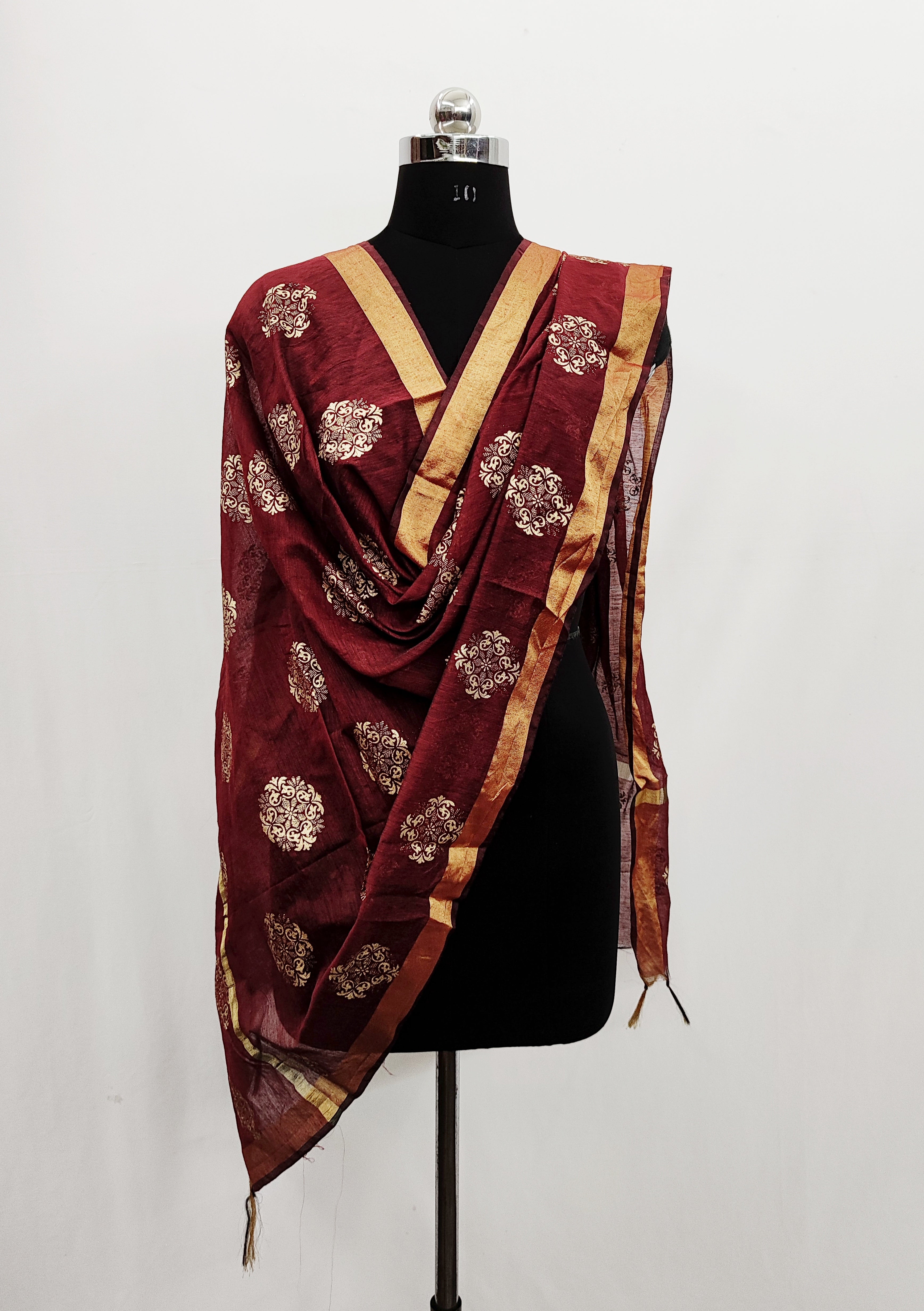 Women's Maroon Self Woven Gold Zari Paisley Design Cotton Silk Dupatta With Tassles - NIMIDHYA