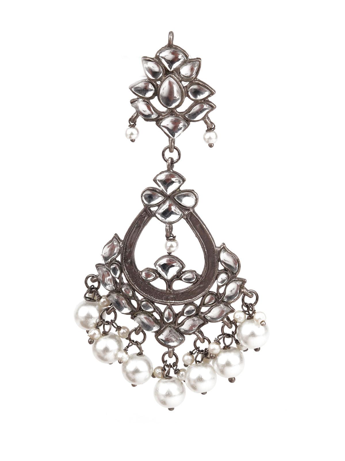 Women's Traditional Grey And White Dangle Earring