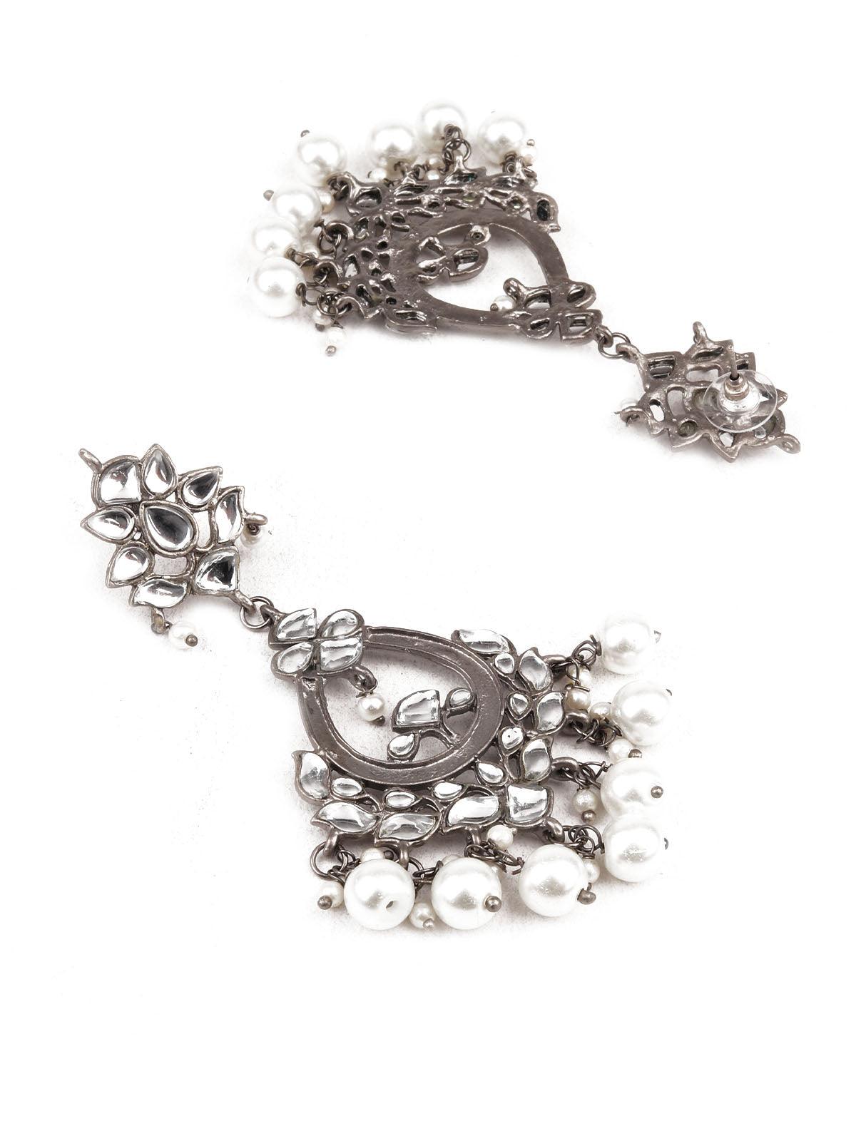 Women's Traditional Grey And White Dangle Earring