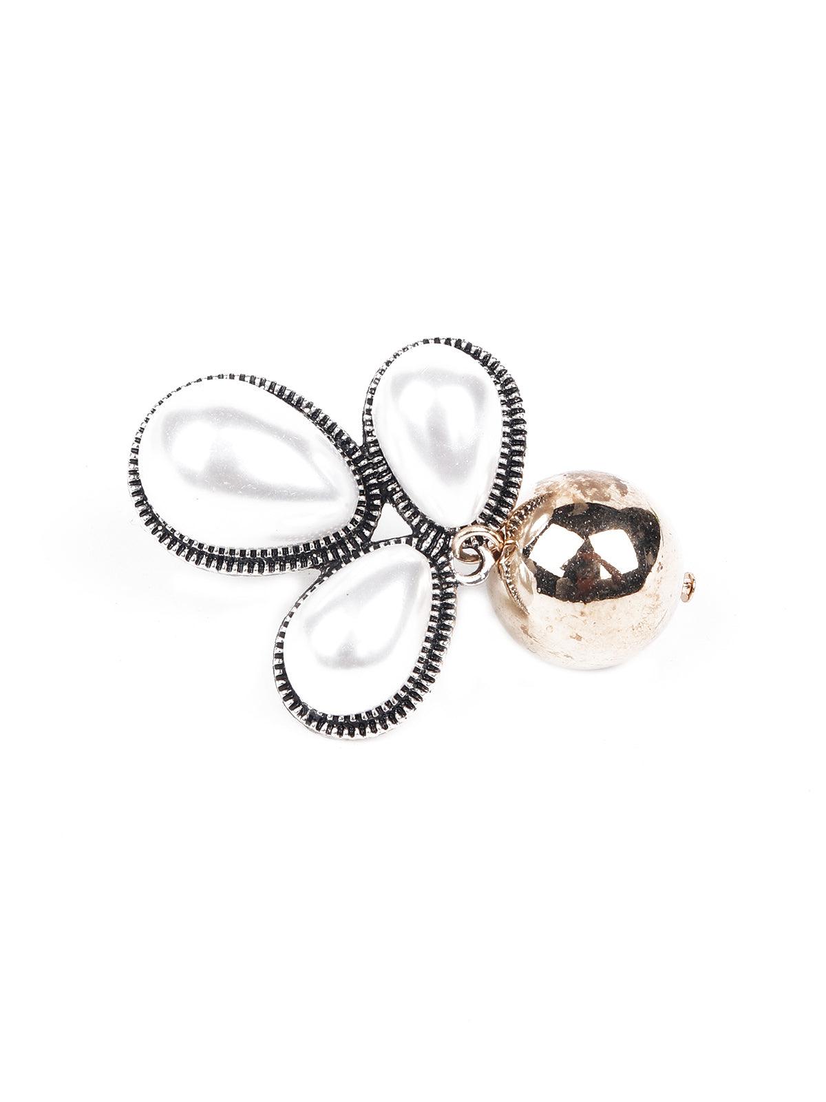 Women's Cute Gorgeous Gold And White Statement Earring