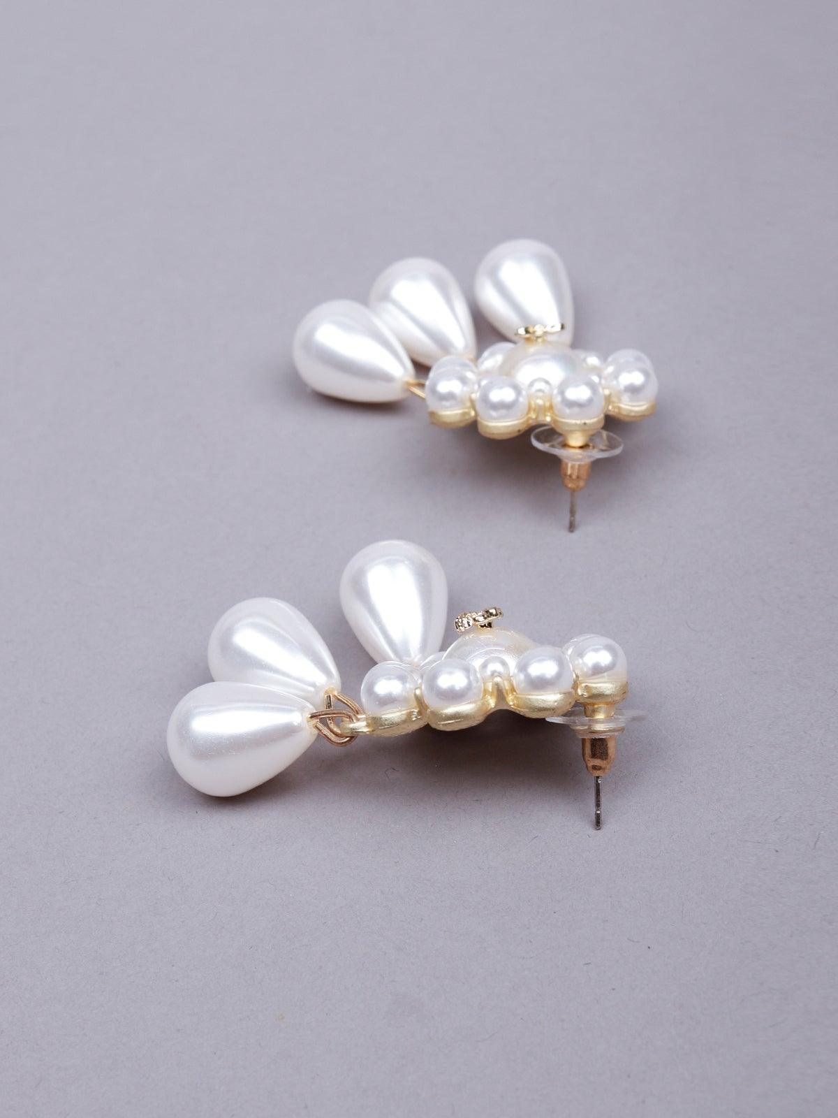 Women's Cute Rounded Pearl Drop Earring