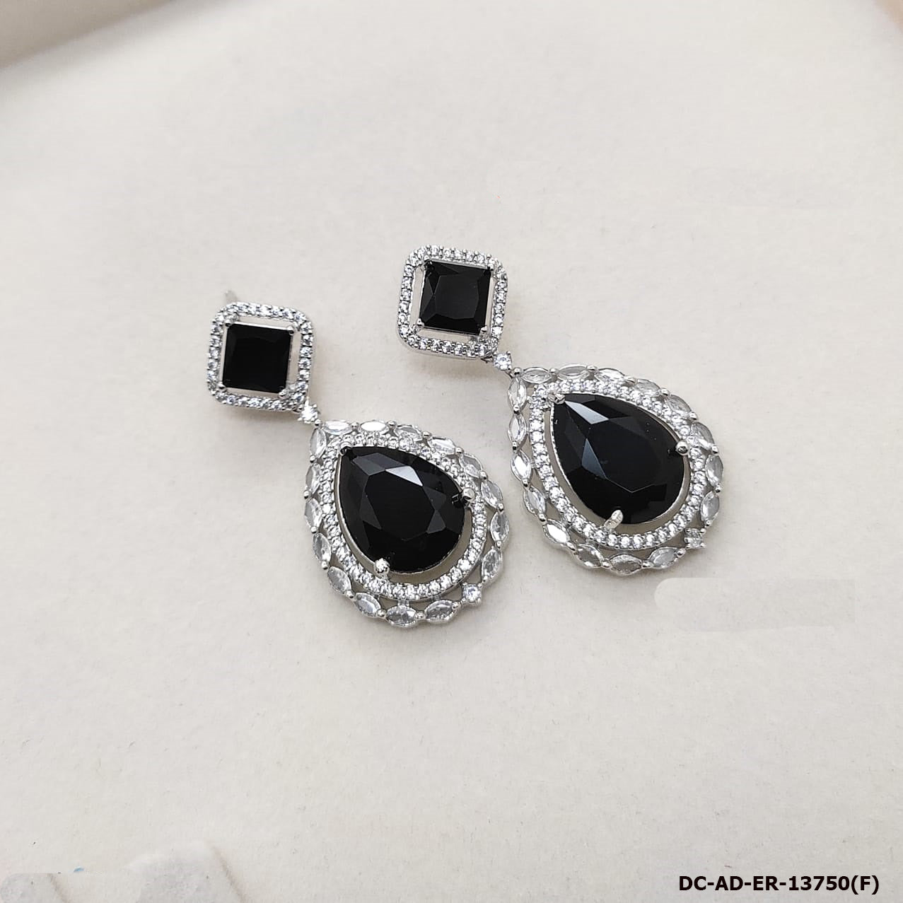 Color_Black