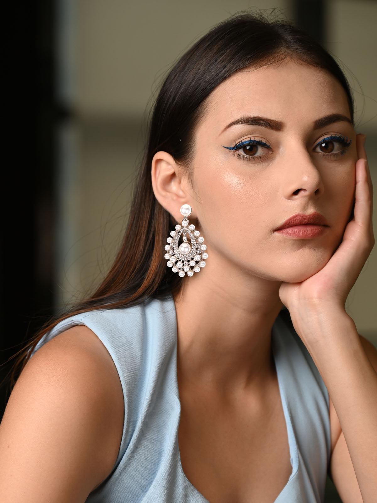 Women's Delicate Pearl And Crystal Teardrop Earring