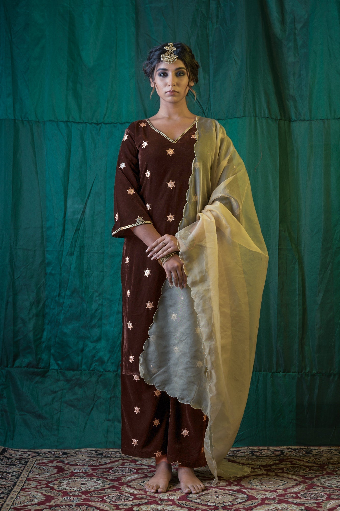 Women's Brown Embroidered Velvet Kurta Set - (Set Of 3) - Nangalia Ruchira