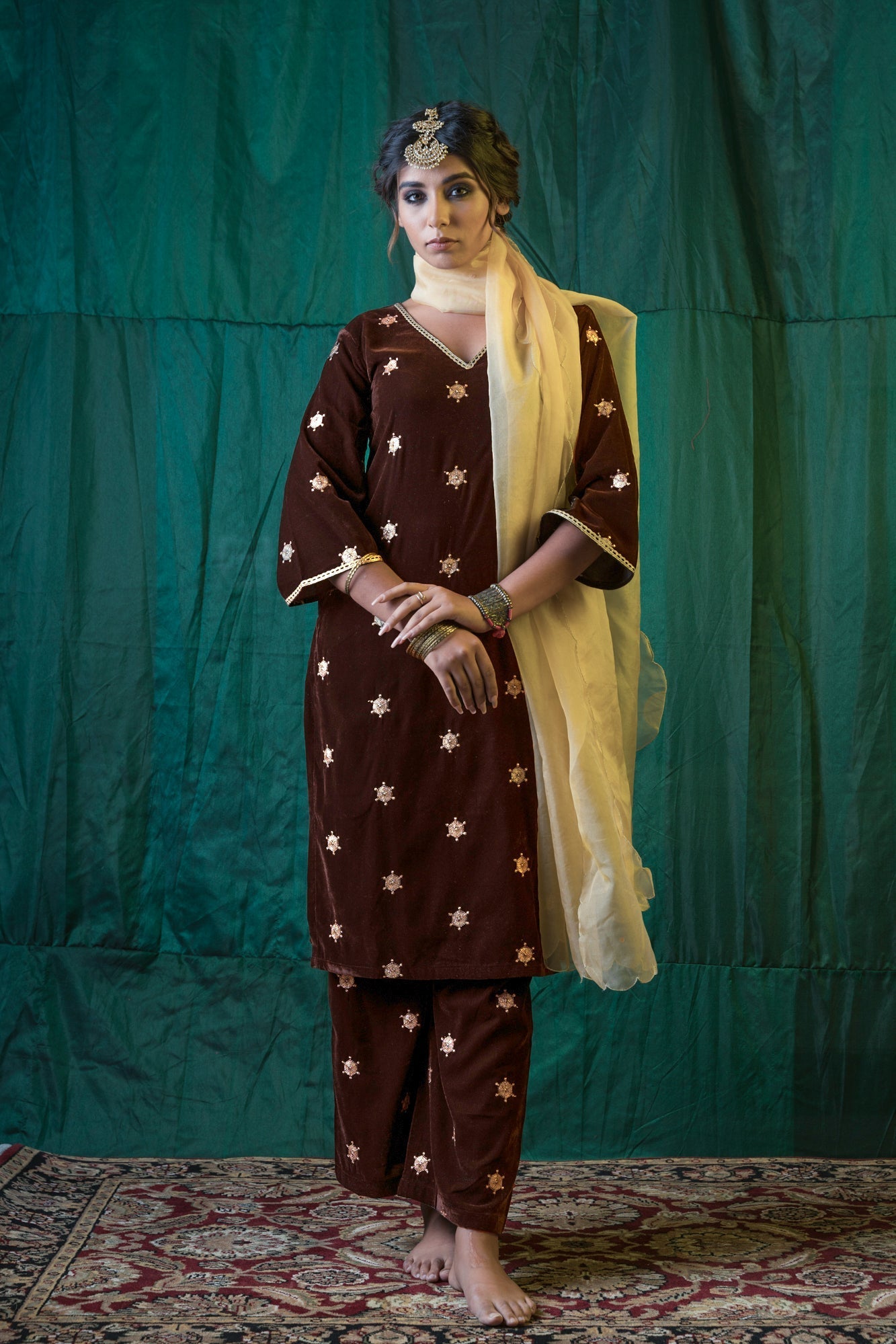 Women's Brown Embroidered Velvet Kurta Set - (Set Of 3) - Nangalia Ruchira