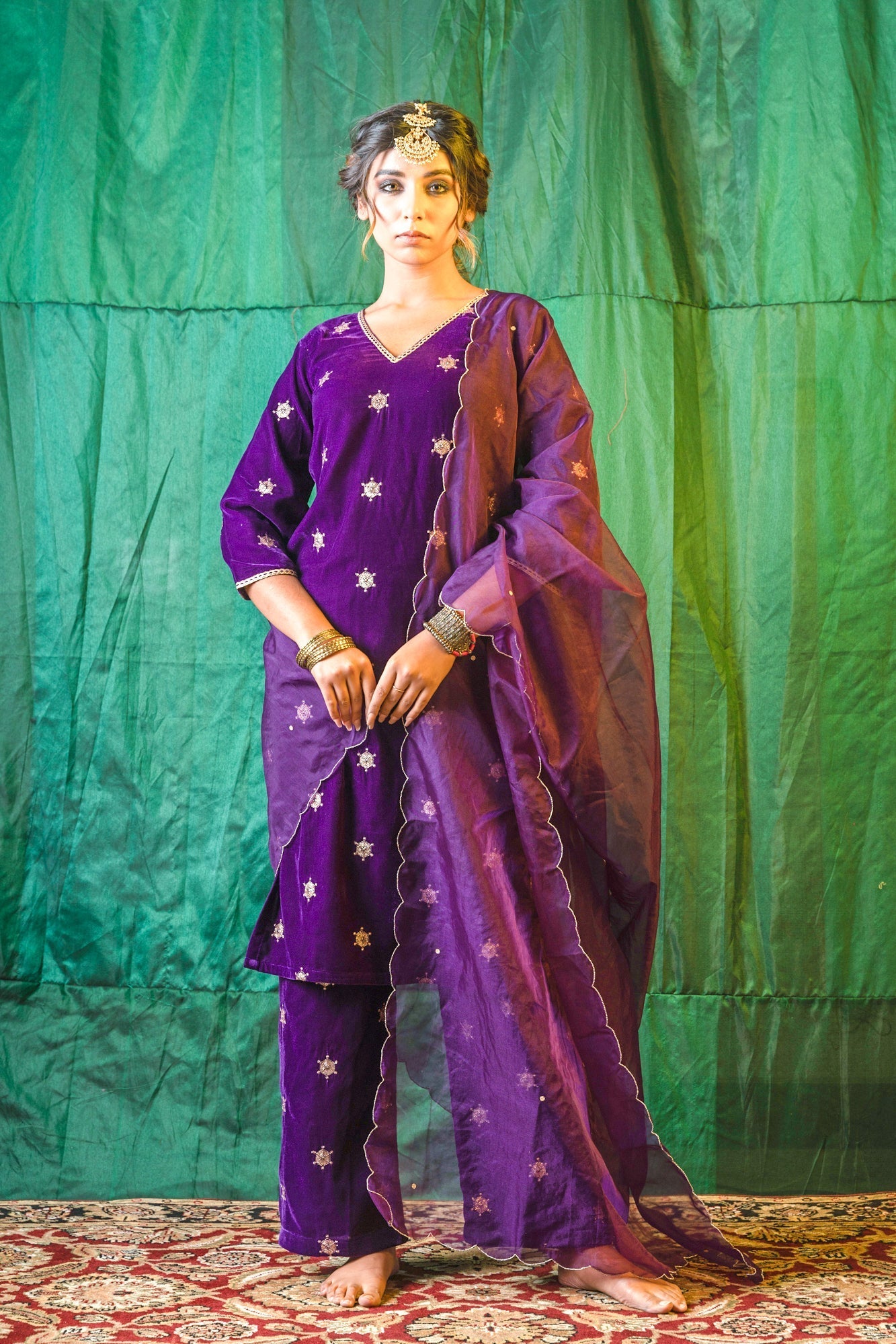 Women's Purple Embroidered Velvet Kurta Set - (Set Of 3) - Nangalia Ruchira