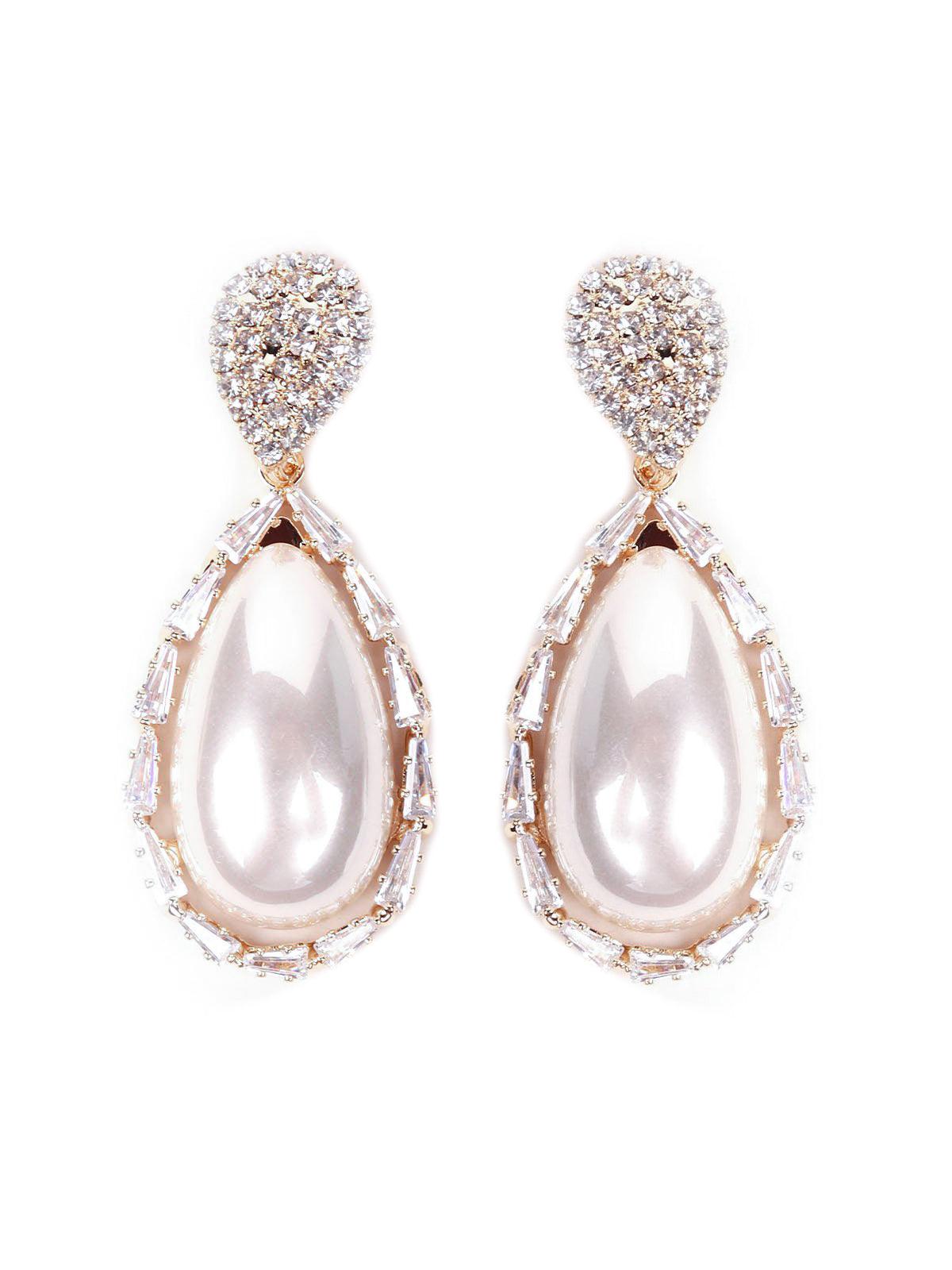Women's Elegant Teardrop Gold Pearl Studded Earring
