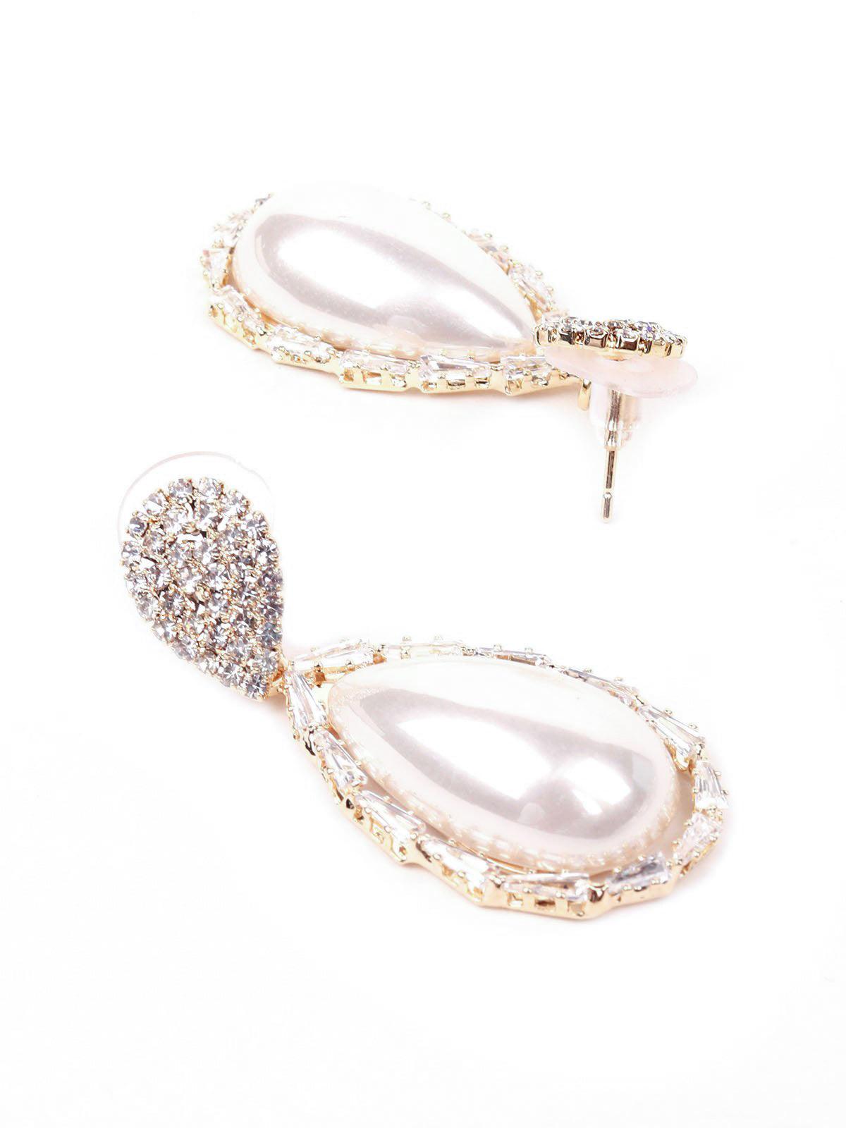 Women's Elegant Teardrop Gold Pearl Studded Earring